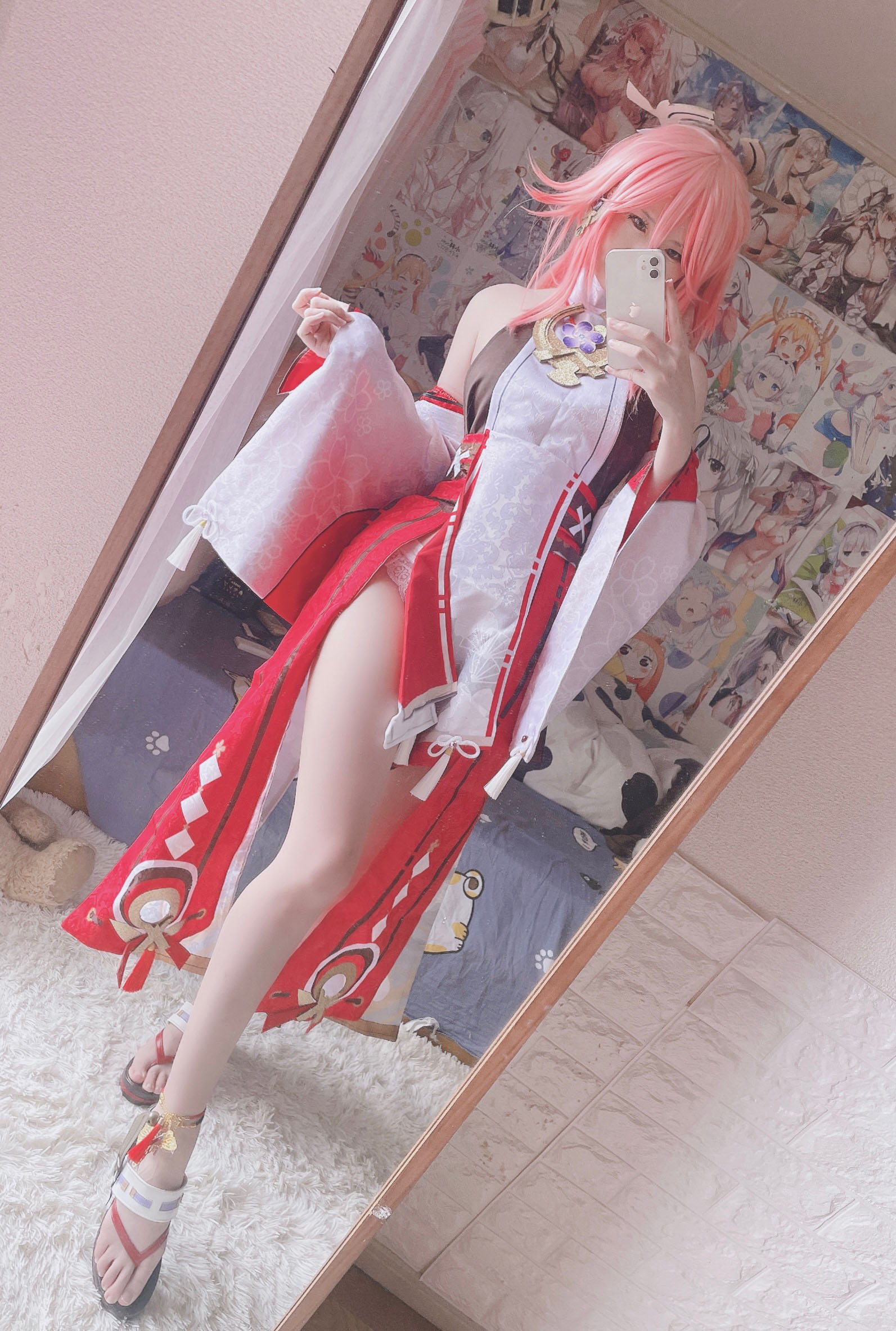 [cosplay] 习呆呆 - 原神 八重神子：露点美腿大尺度还原 24P1V