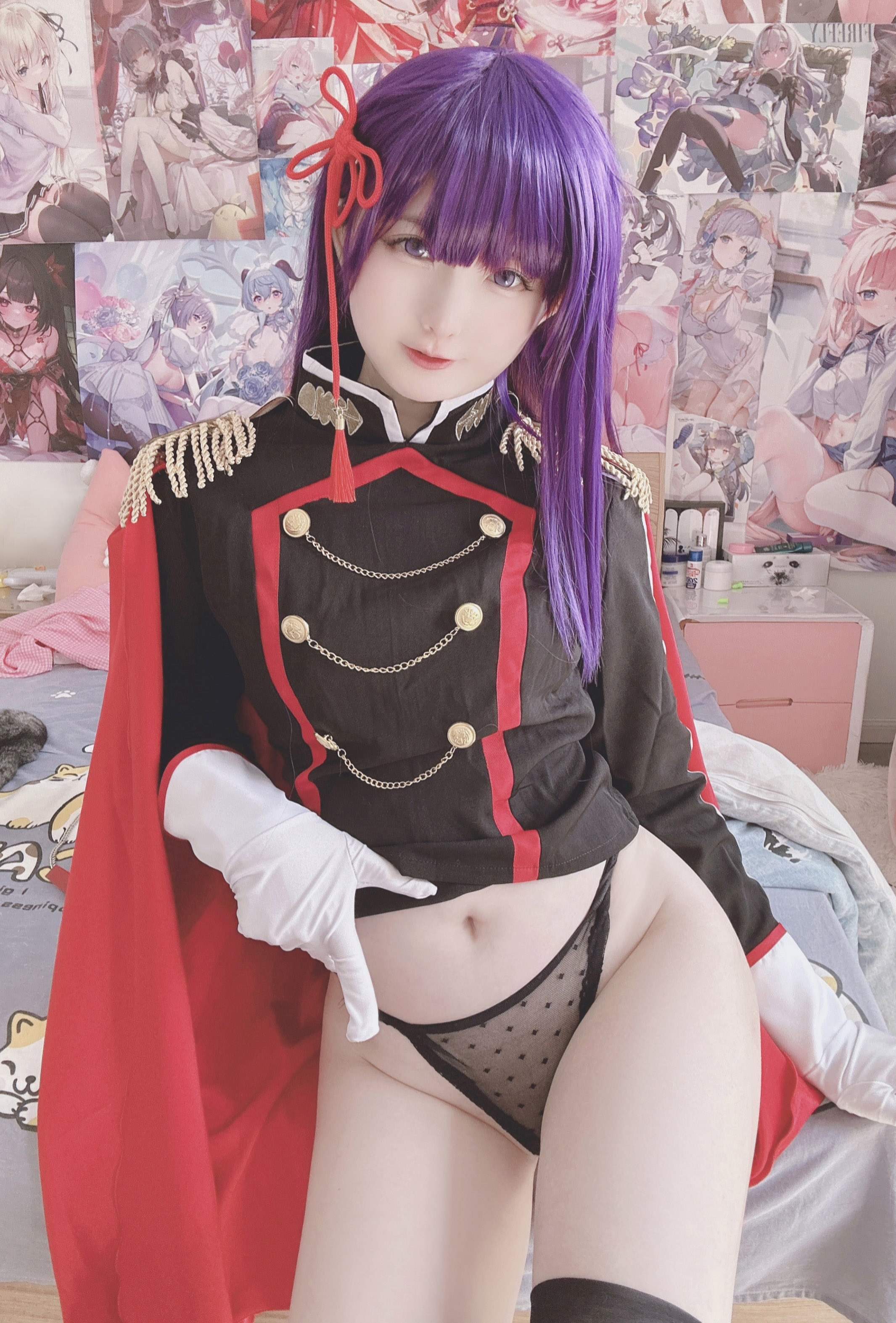 [cosplay] 习呆呆 - 山城恋：黑红制服露点大尺度还原 22P1V