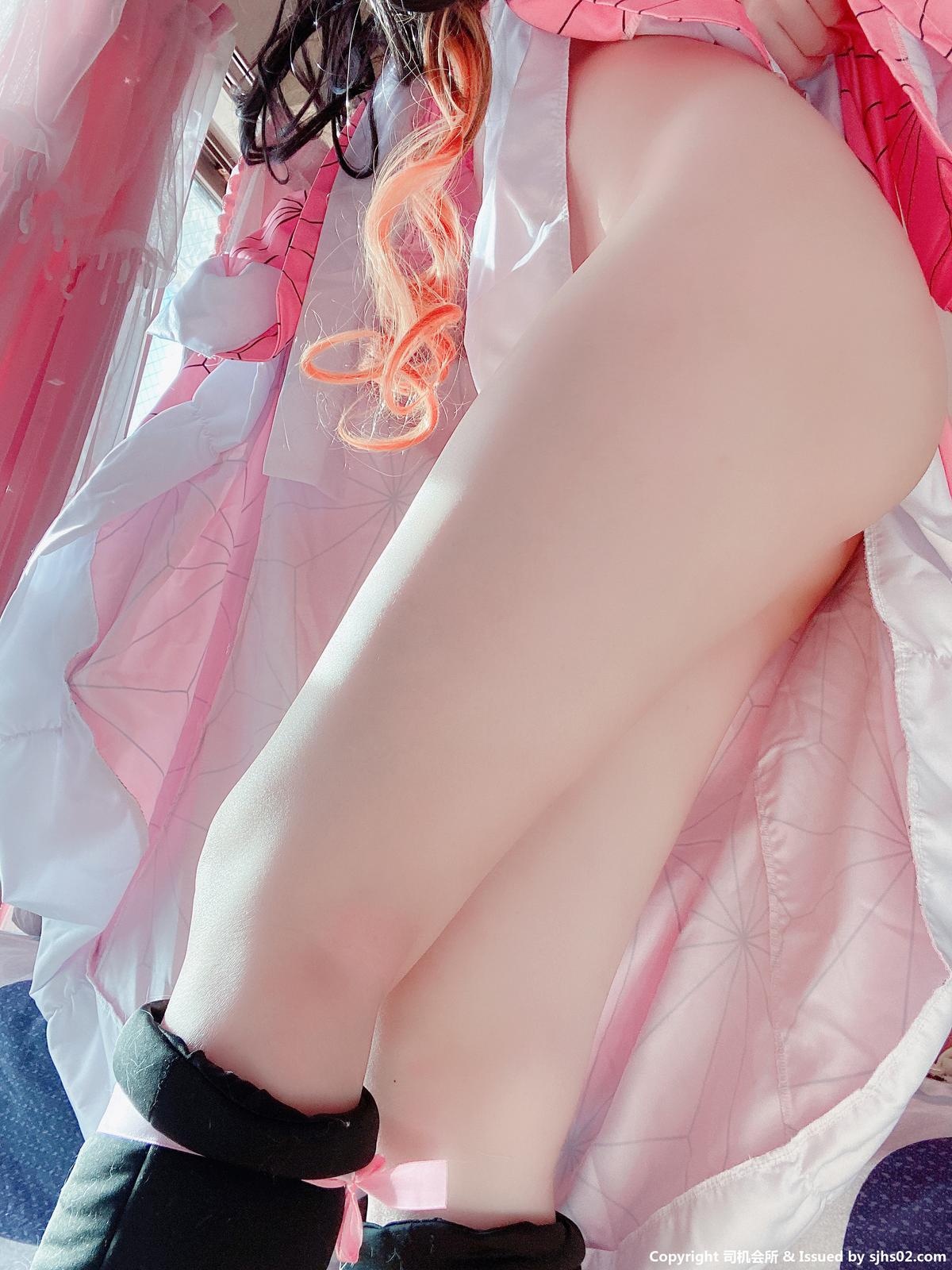 [cosplay] 习呆呆 - 鬼灭之刃 灶门祢豆子：露点美腿大尺度还原 32P2V