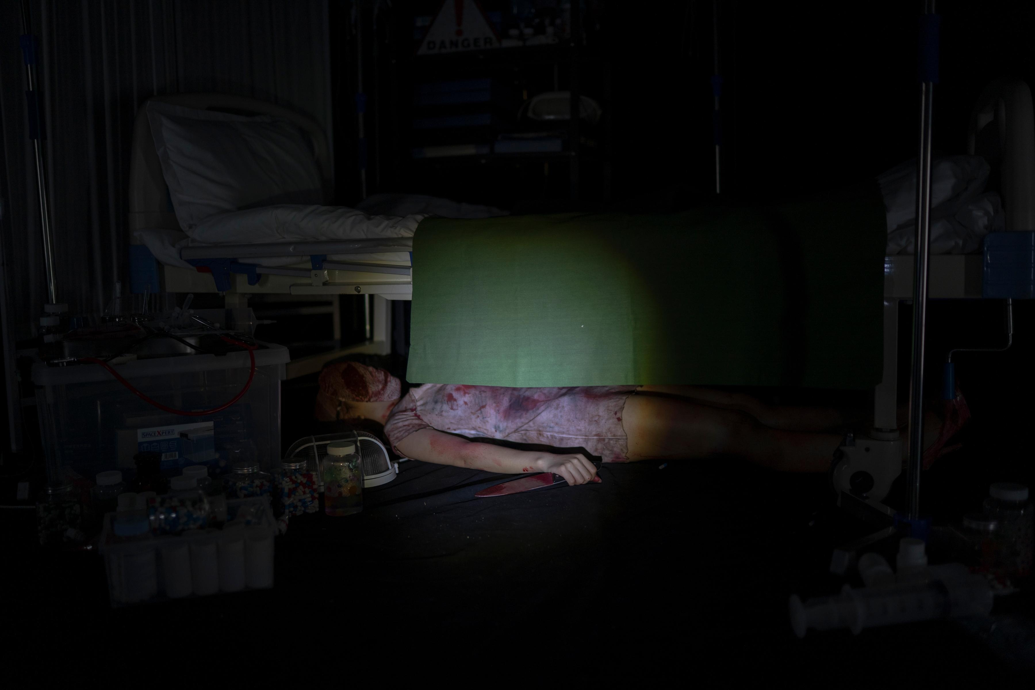 [cosplay] Bangni邦尼 - Y tá Silent Hill: trang phục y tá bệnh viện kinh dị, hở bạo 90P4V