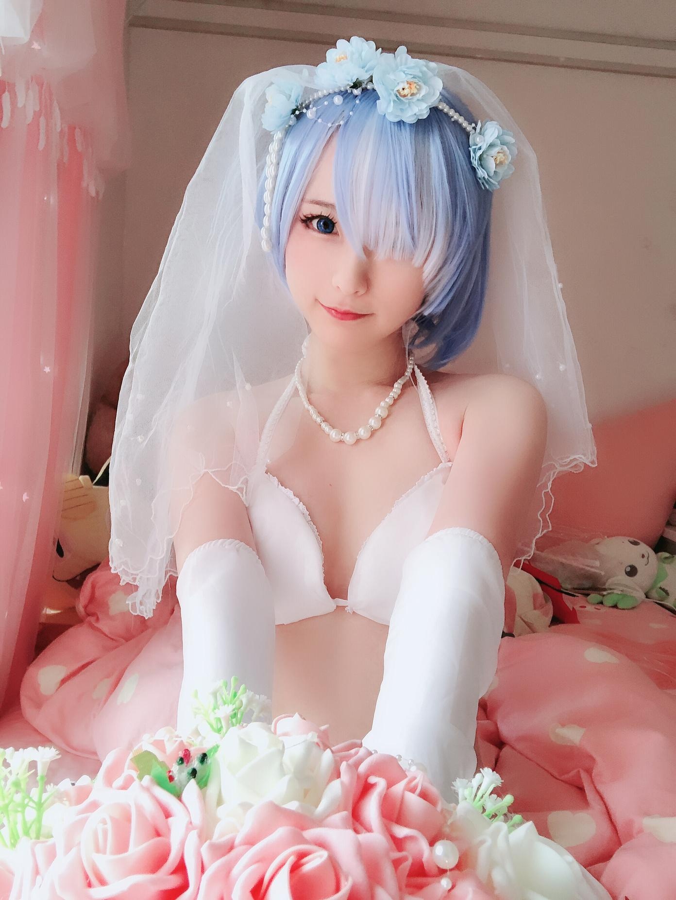 [cosplay] 习呆呆 - Rem váy cưới: cô dâu tất trắng tái hiện đầy đủ, cảnh lộ điểm mức độ lớn 50P2V