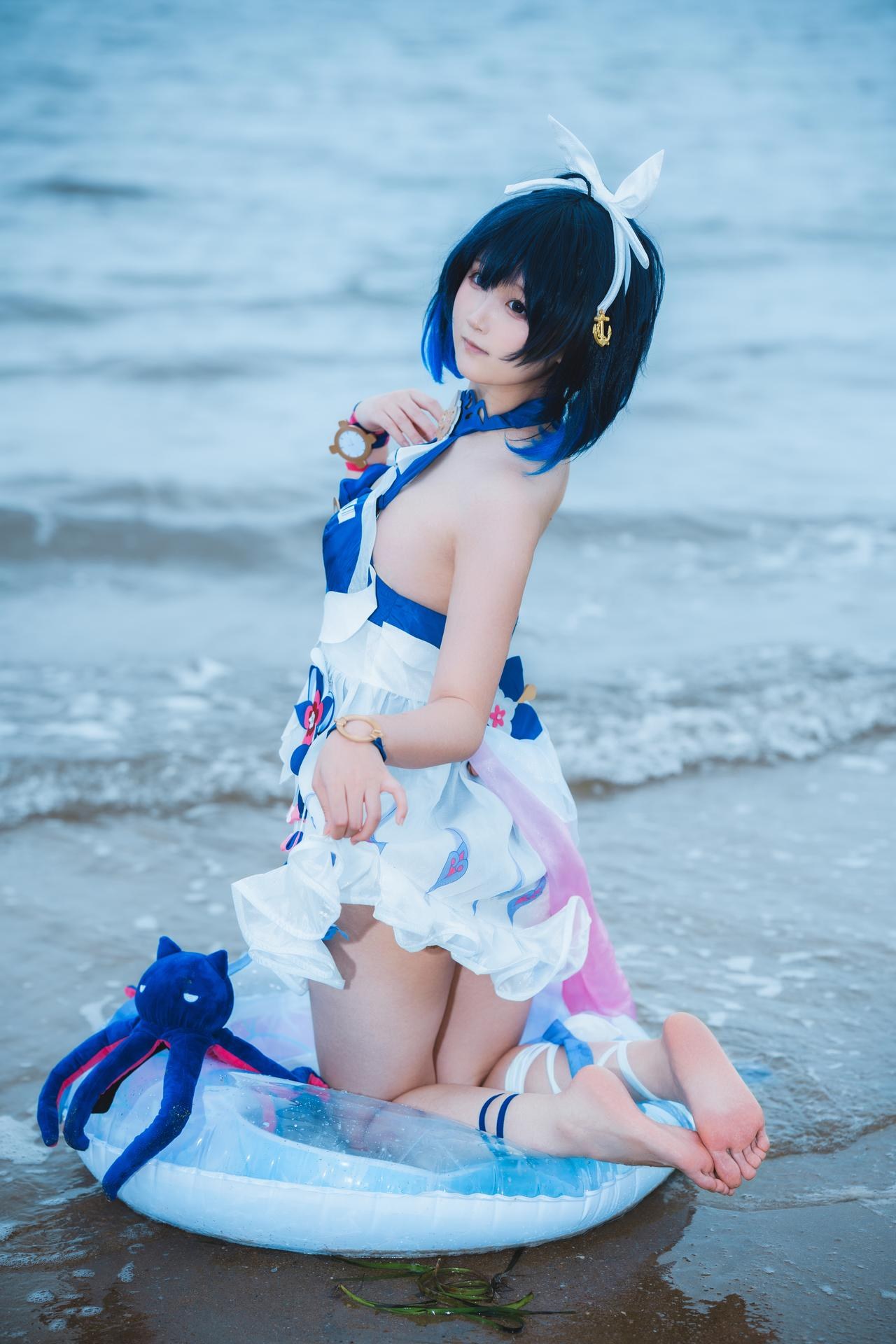[cosplay] Seele麦麦 - 希尔彼岸浪花物语·海滩：蓝白泳装海滩白丝美腿 72P