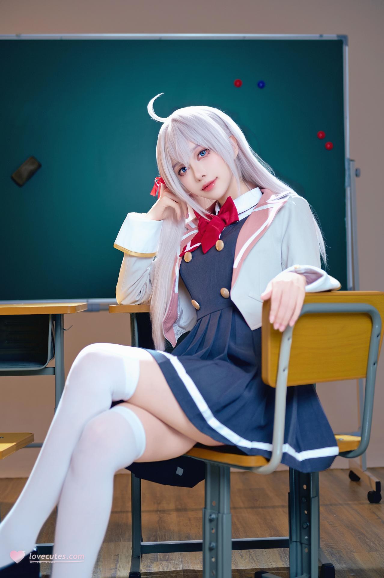 [cosplay] Shika小鹿鹿 - Bạn cùng lớp Eri: ảnh chụp trong lớp học với tóc trắng, đồng phục học đường, tất trắng 38P