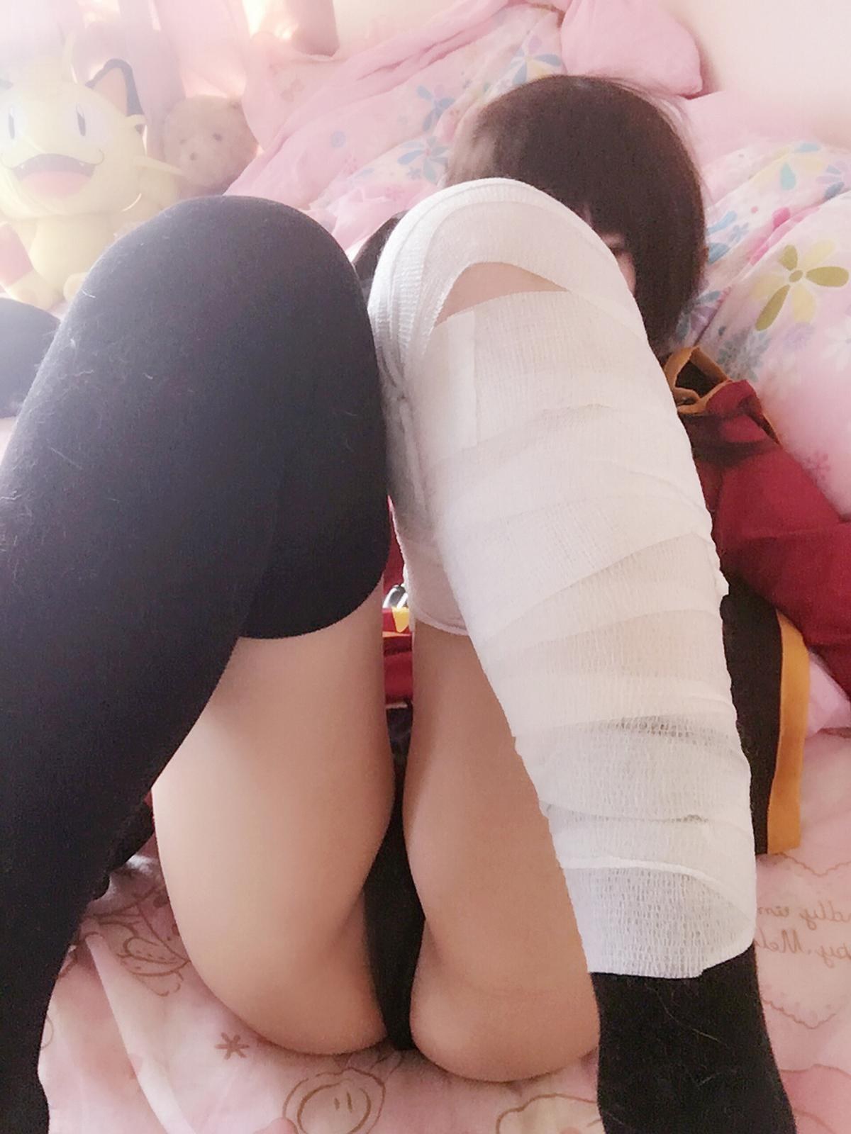 [cosplay] 习呆呆 - Huệ Huệ: áo choàng đen hở điểm, tái hiện quy mô lớn 30P2V