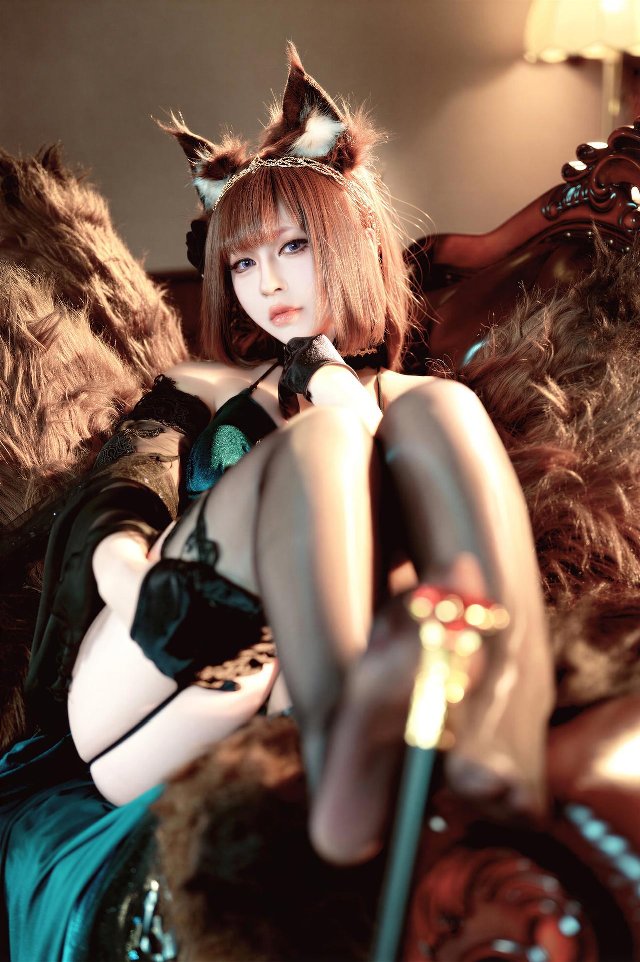Ban Ban Zi Cosplay Amagi Azur Lane 62P10V