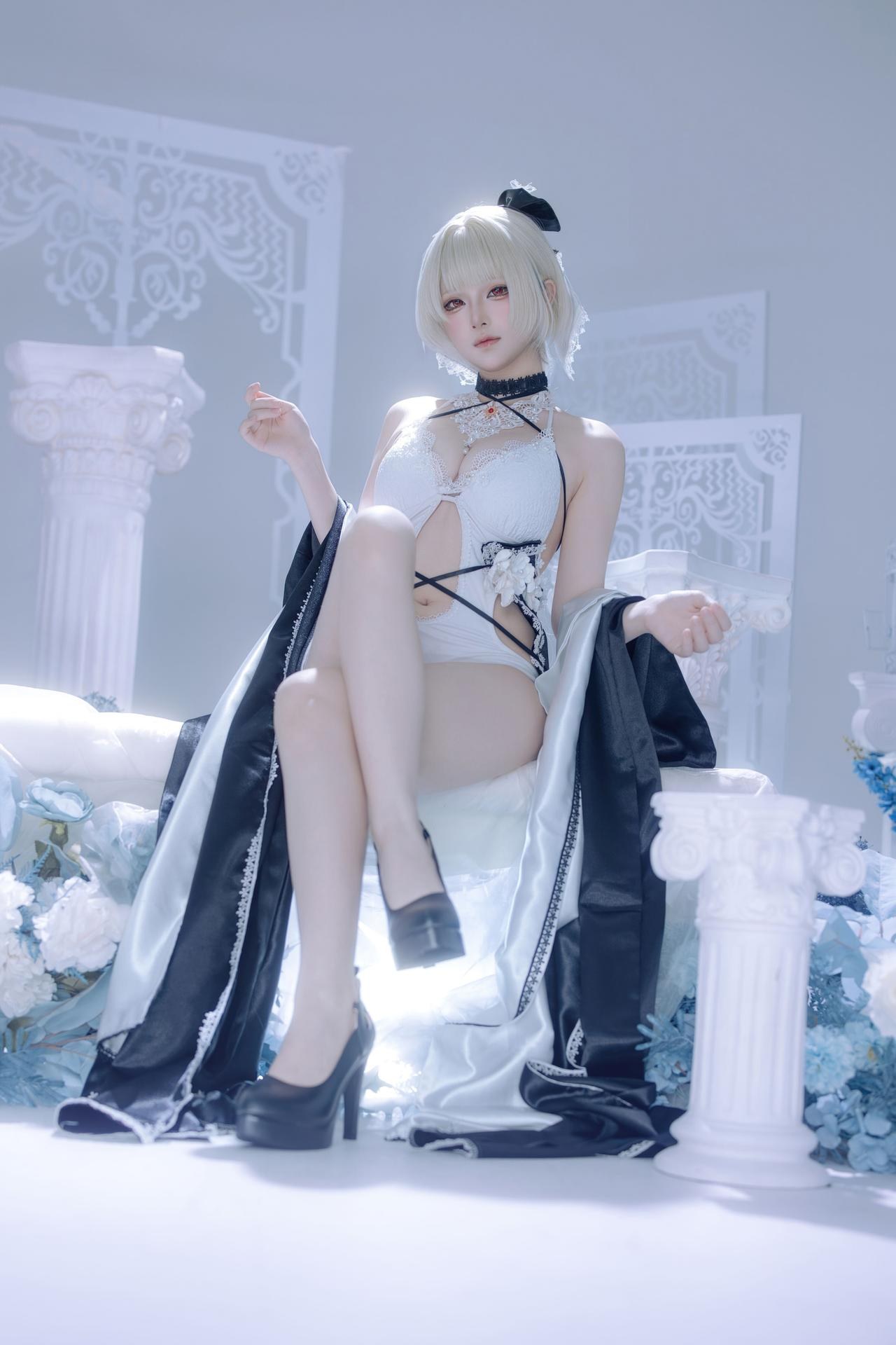 [cosplay] 屿鱼 - 碧蓝航线 可畏同人礼服：黑白礼服白丝美腿冰蓝布景 63P