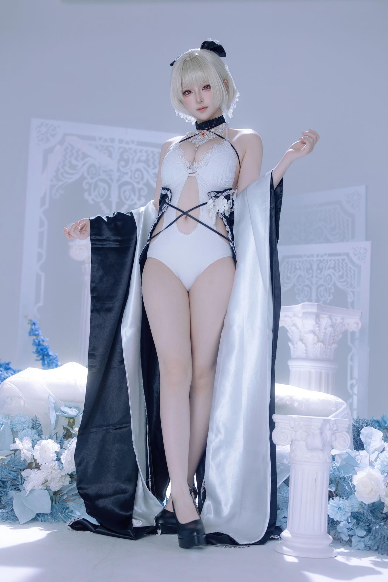 [cosplay] 屿鱼 - 碧蓝航线 可畏同人礼服：黑白礼服白丝美腿冰蓝布景 63P