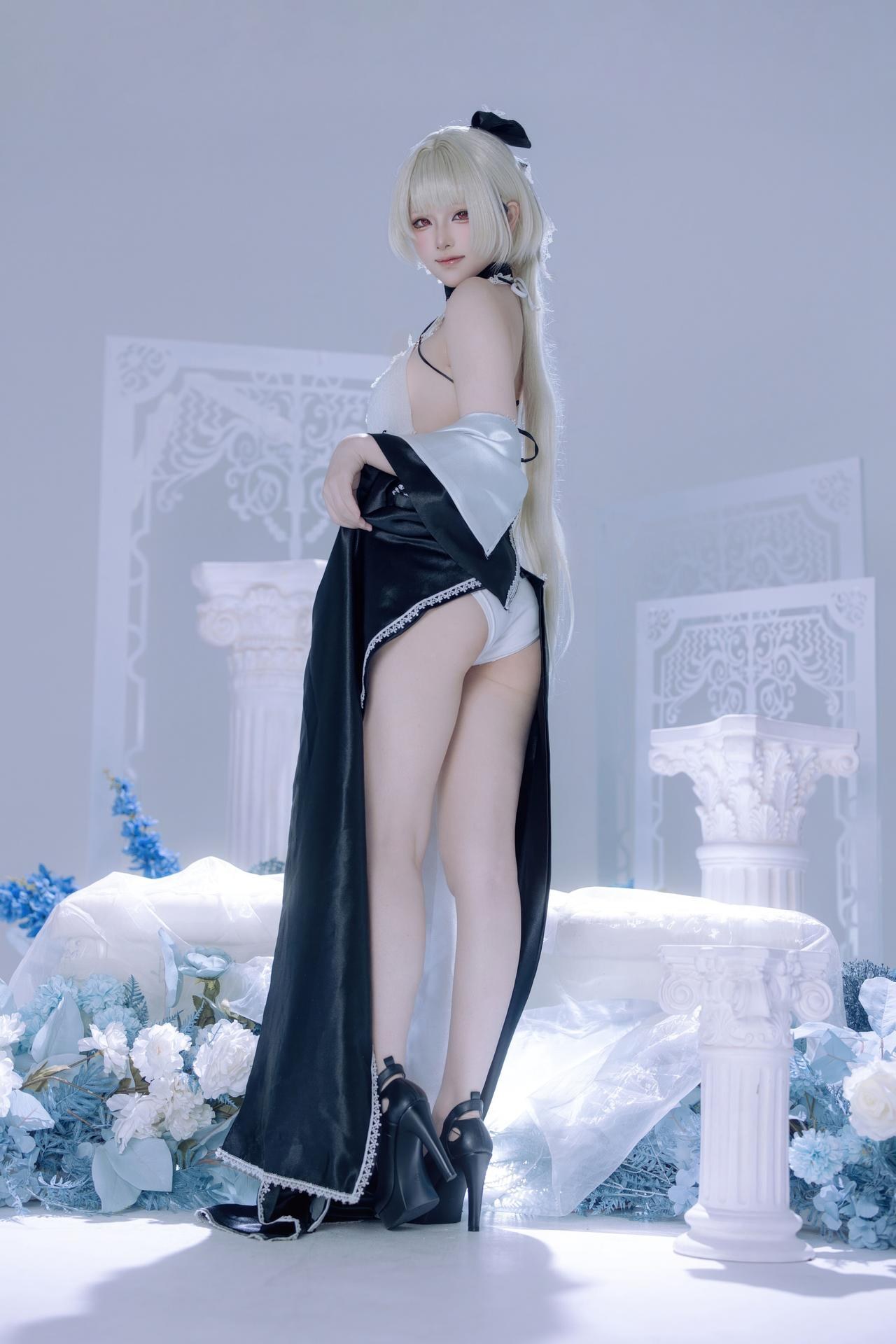[cosplay] 屿鱼 - 碧蓝航线 可畏同人礼服：黑白礼服白丝美腿冰蓝布景 63P