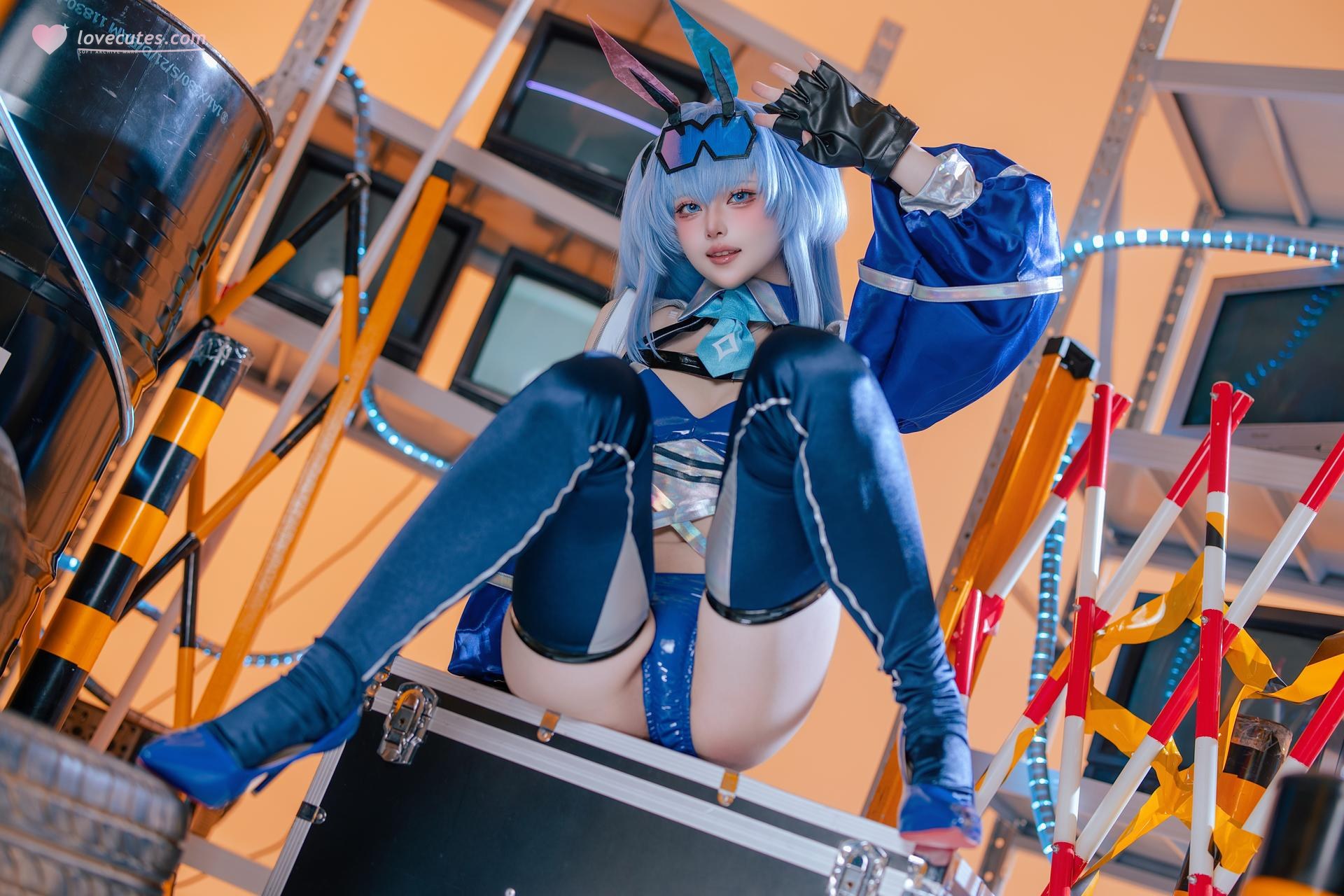[cosplay] 屿鱼 - 碧蓝航线 花园赛车服：蓝色赛车服机车布景美腿 82P