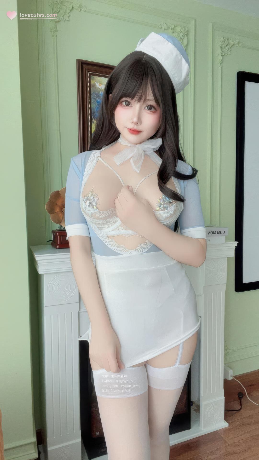 [私房] Nyako喵子 - Tự chụp 36: nội y phong cách y tá trắng, tự chụp với tất trắng 49P