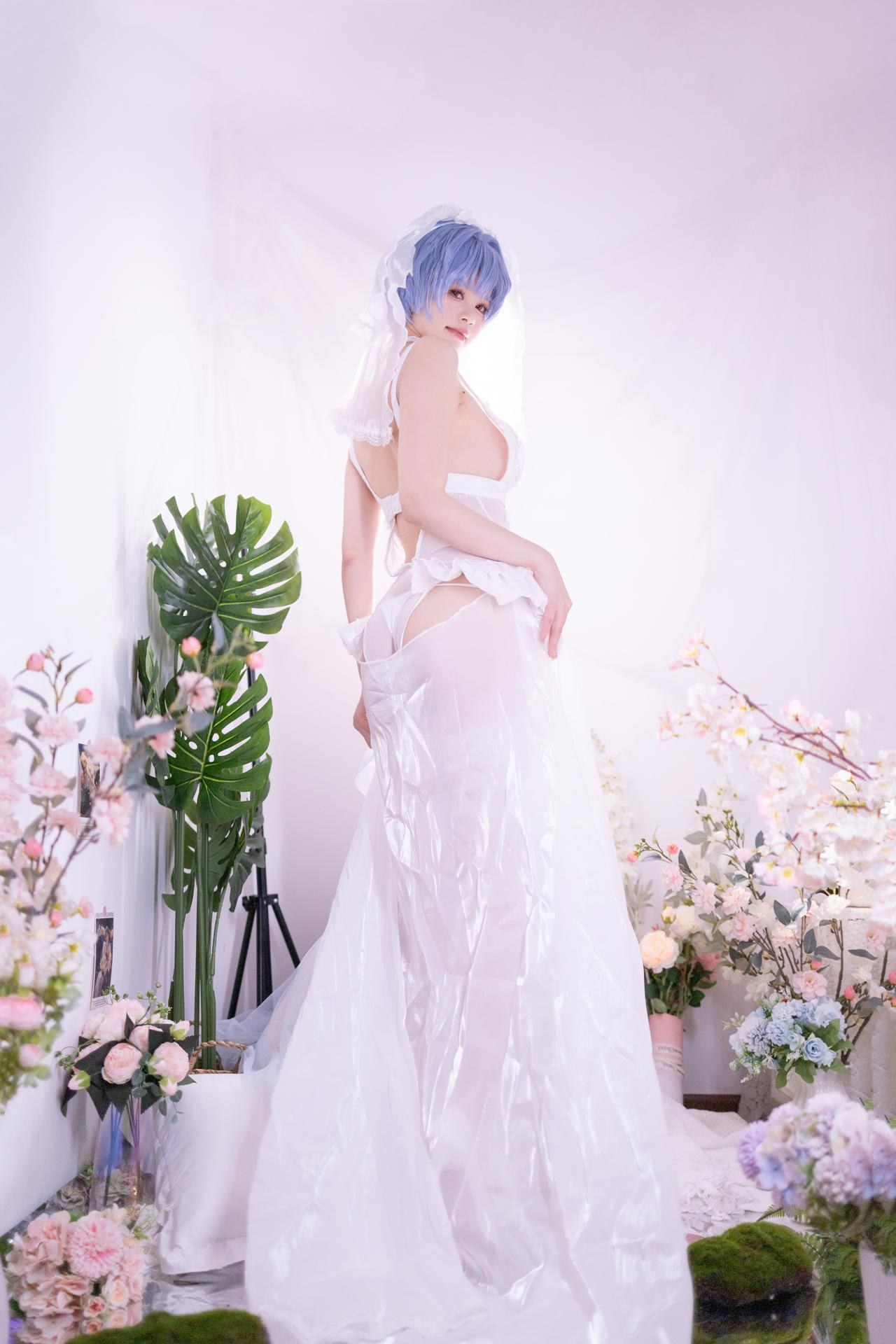 [cosplay] 星黛鹿鹿 - EVA 绫波丽花嫁：蓝发白纱花嫁白丝 52P
