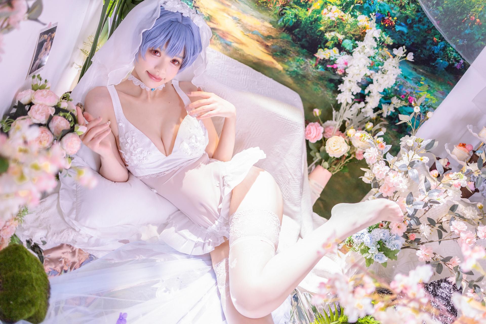[cosplay] 星黛鹿鹿 - EVA 绫波丽花嫁：蓝发白纱花嫁白丝 52P