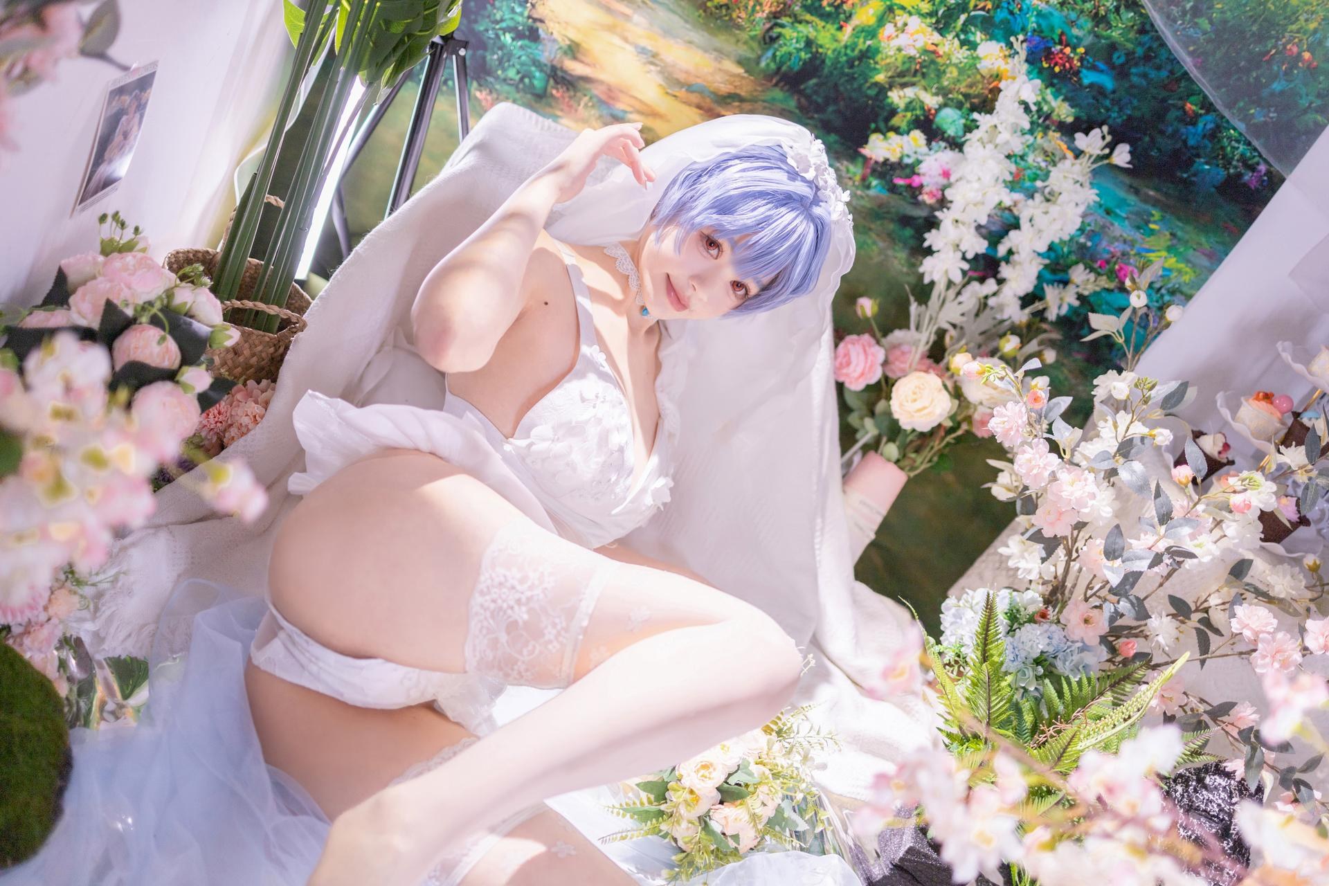 [cosplay] 星黛鹿鹿 - EVA 绫波丽花嫁：蓝发白纱花嫁白丝 52P