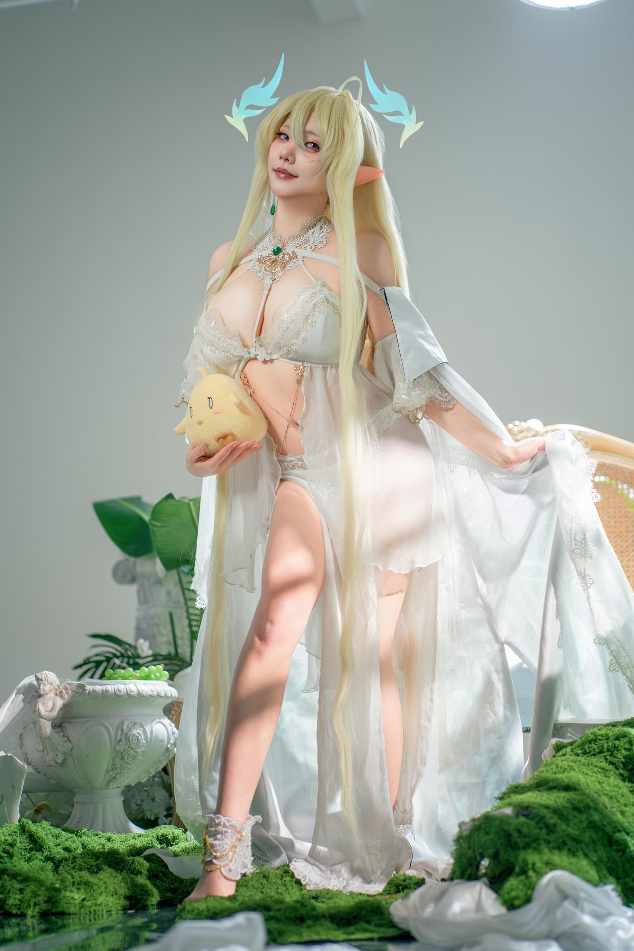 [cosplay] 是一只熊仔吗 - 碧蓝航线 金狮：金发白色礼装巨乳还原 45P