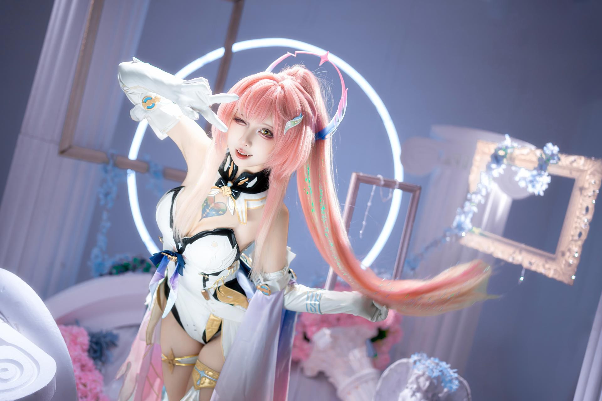 [cosplay] 纸悦Etsu_ko - 鸣潮 爱弥斯：粉发礼装白丝梦幻布景 25P