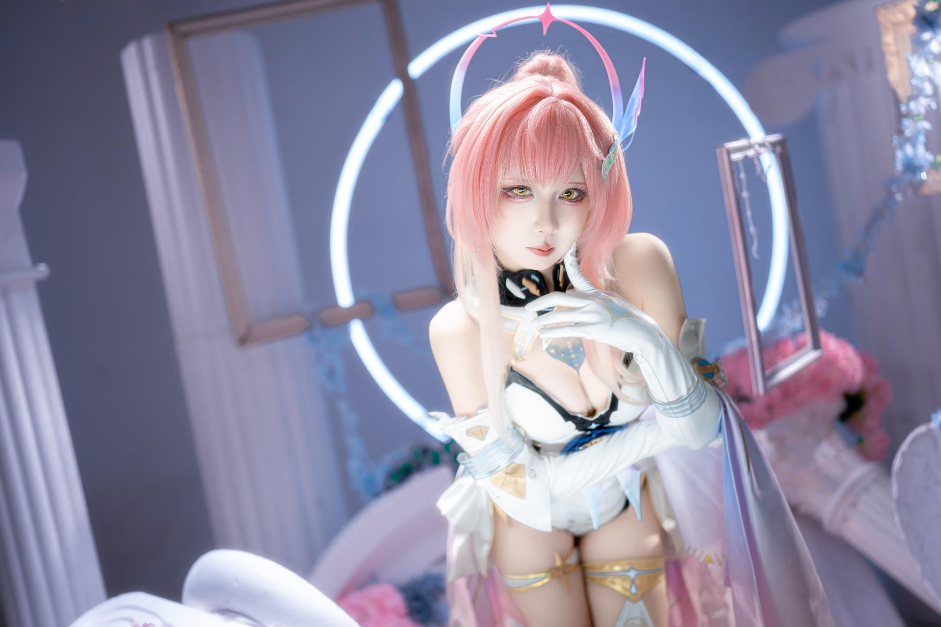 [cosplay] 纸悦Etsu_ko - 鸣潮 爱弥斯：粉发礼装白丝梦幻布景 25P