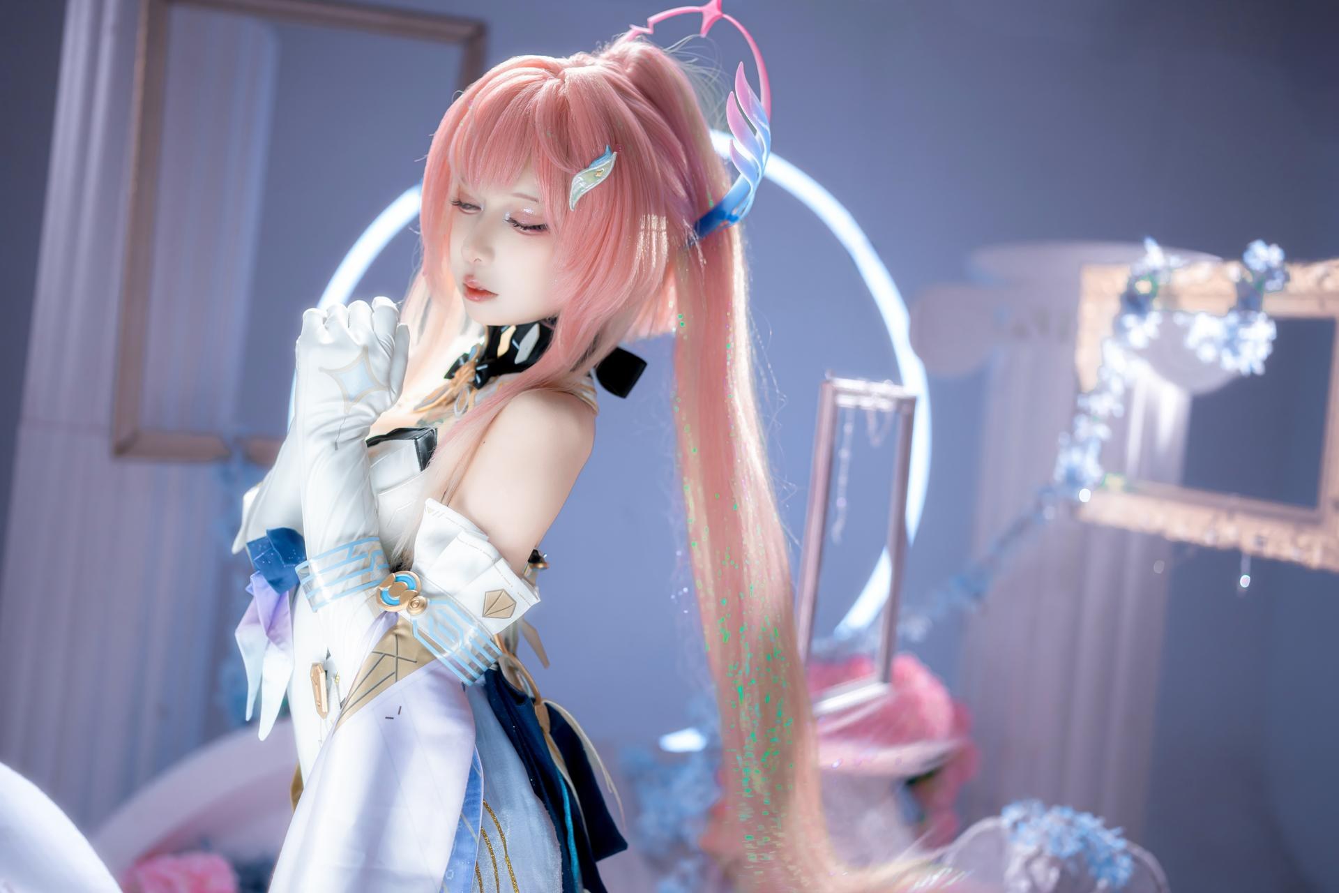 [cosplay] 纸悦Etsu_ko - 鸣潮 爱弥斯：粉发礼装白丝梦幻布景 25P