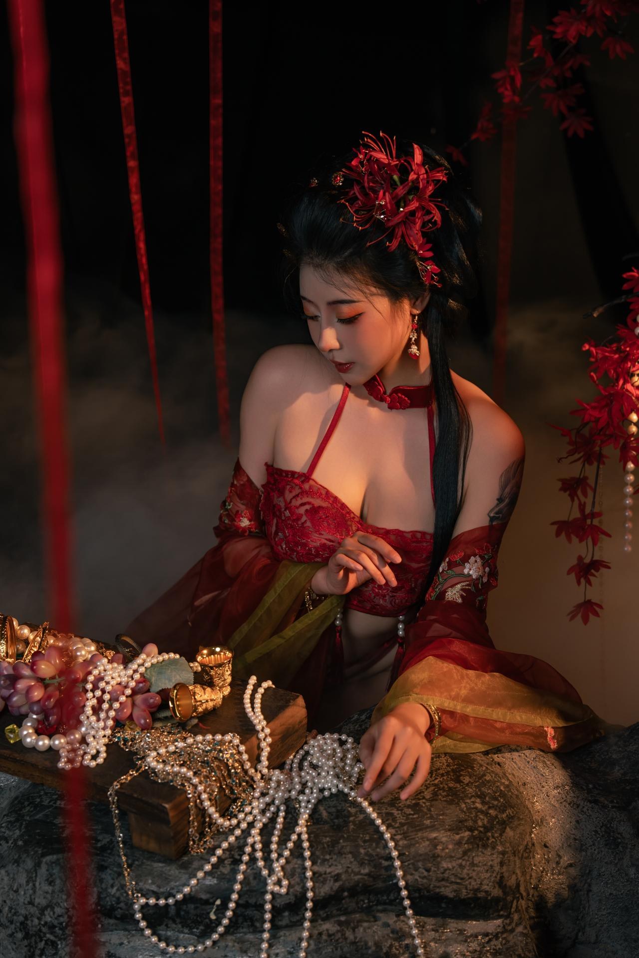 [私房] 奈汐酱nice - 流丹: ชุดชั้นในโบราณเชือกสีแดง ฉากเงาดอกไม้ โทนภาพขนาดใหญ่ 85P