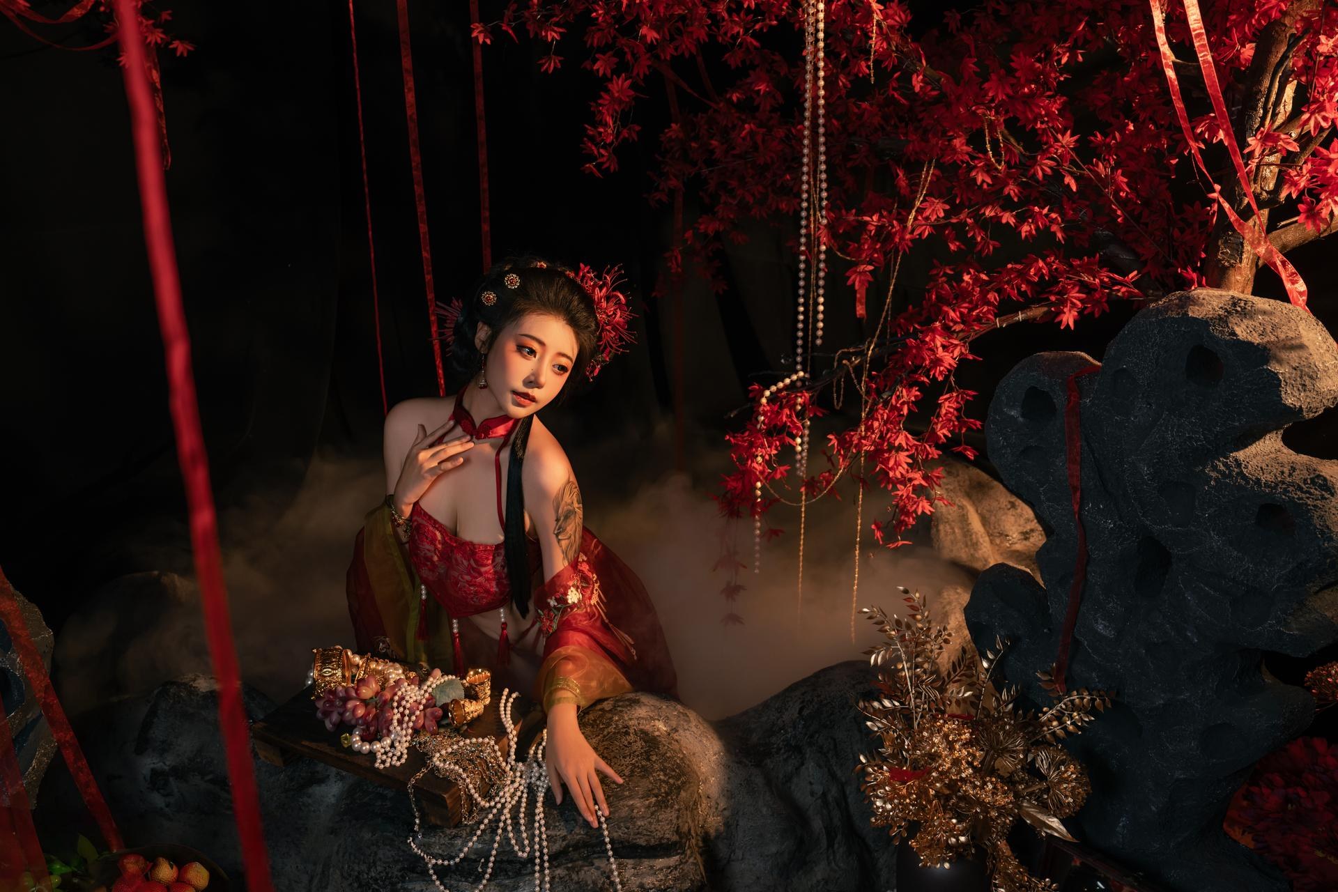 [私房] 奈汐酱nice - 流丹: ชุดชั้นในโบราณเชือกสีแดง ฉากเงาดอกไม้ โทนภาพขนาดใหญ่ 85P