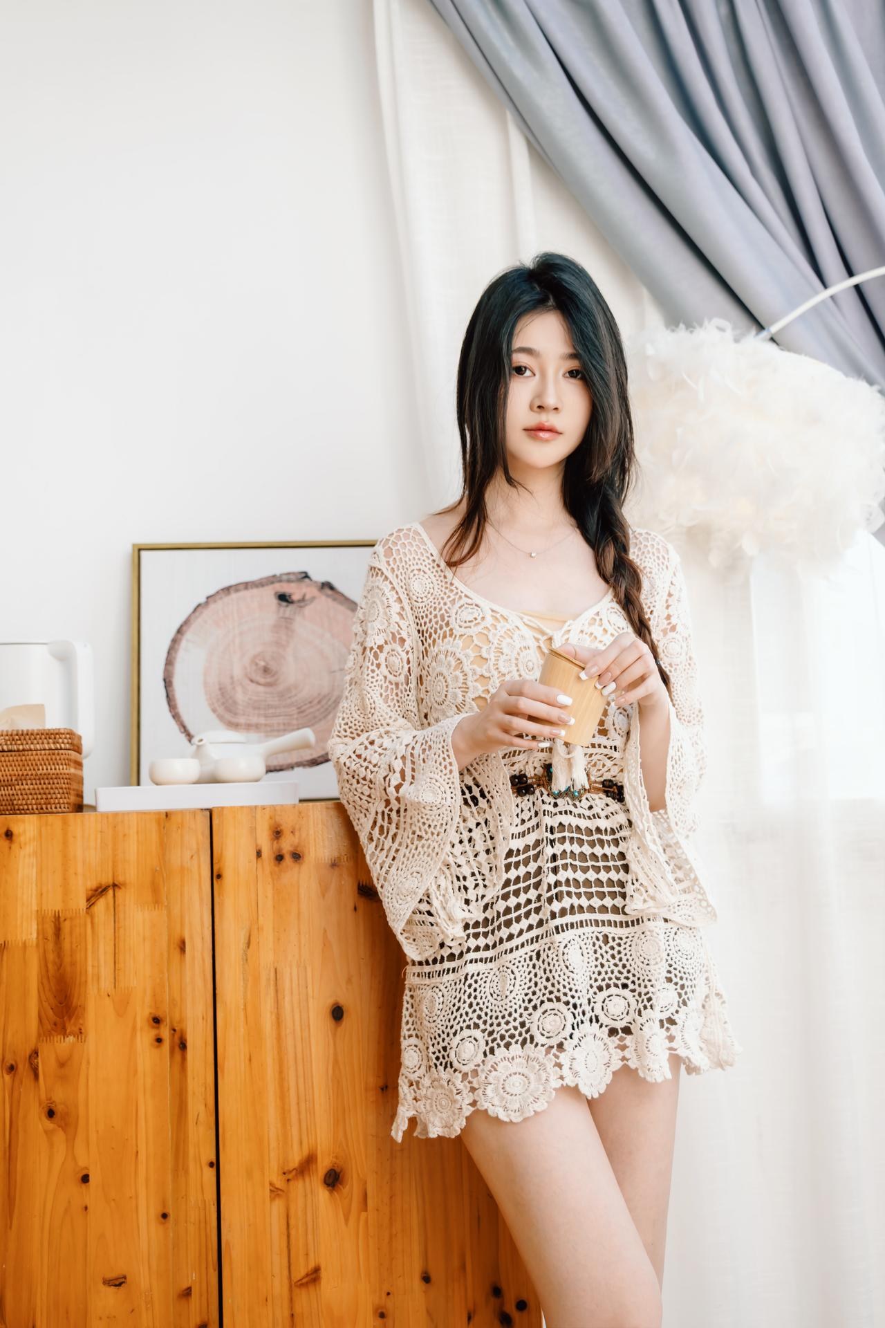 [私房] 年年Nnian - Mộc cẩm hoa: ren màu kem trắng chụp riêng tại nhà gỗ khoe ngực đẹp khoe chân dài 83P