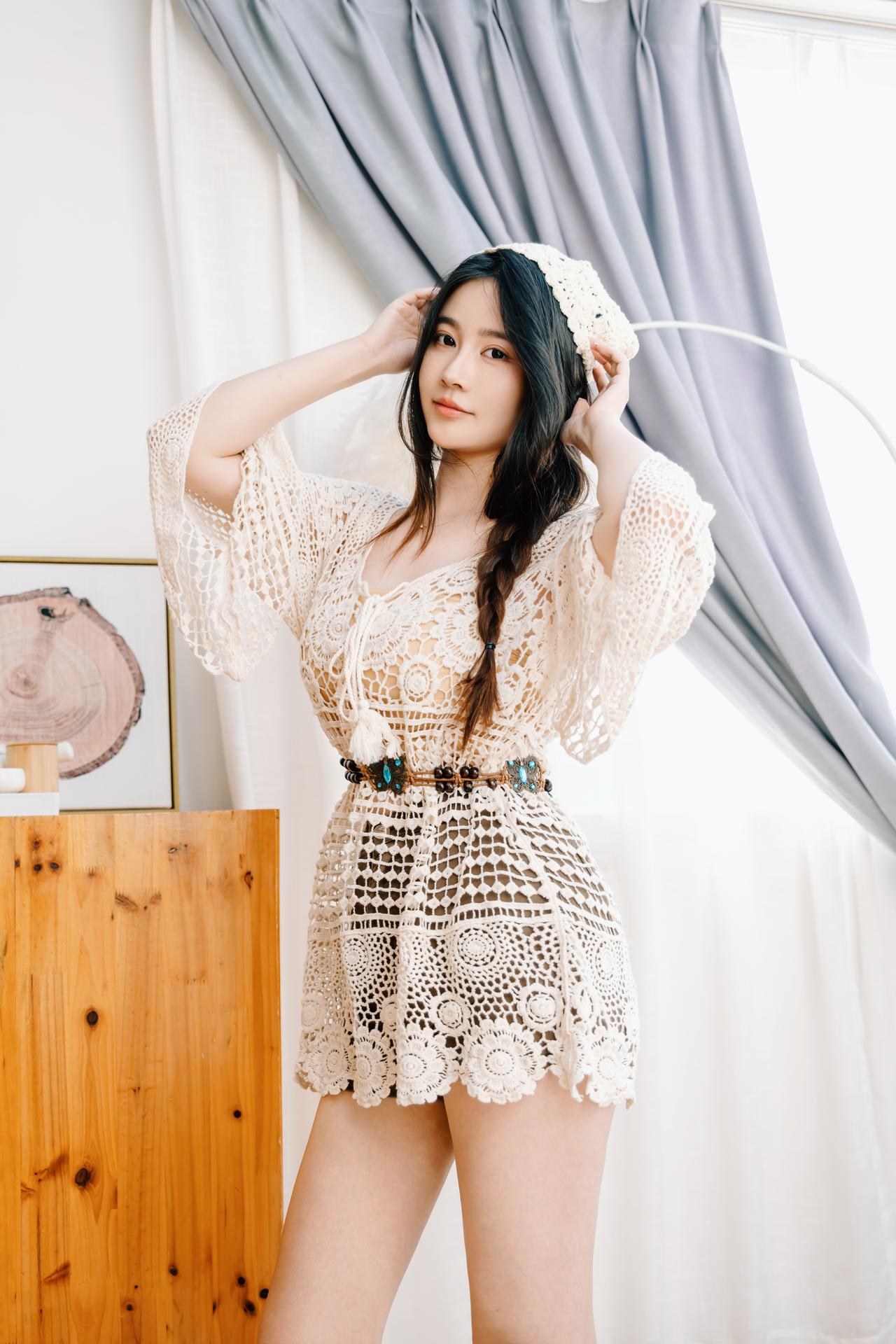 [私房] 年年Nnian - Mộc cẩm hoa: ren màu kem trắng chụp riêng tại nhà gỗ khoe ngực đẹp khoe chân dài 83P