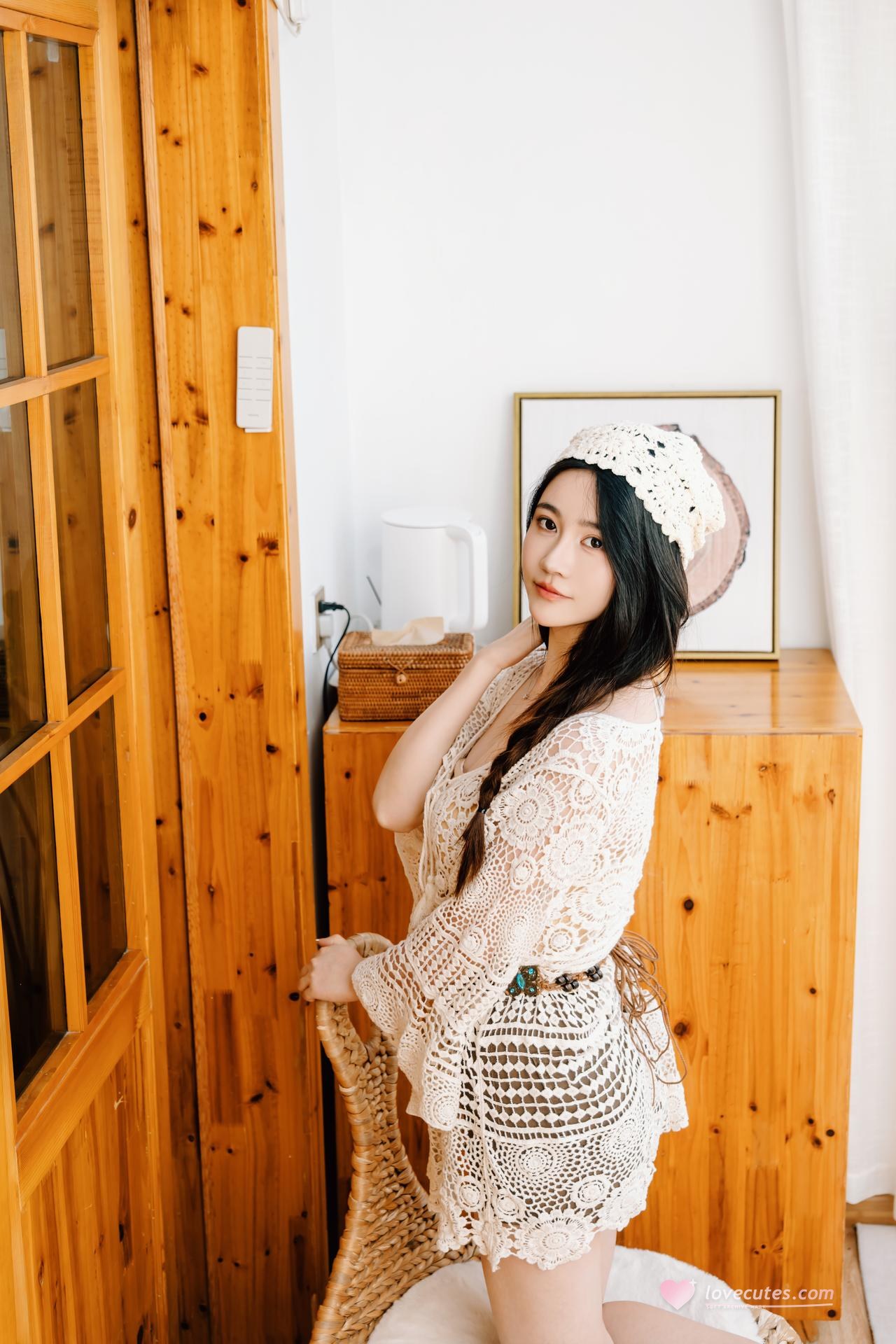 [私房] 年年Nnian - Mộc cẩm hoa: ren màu kem trắng chụp riêng tại nhà gỗ khoe ngực đẹp khoe chân dài 83P