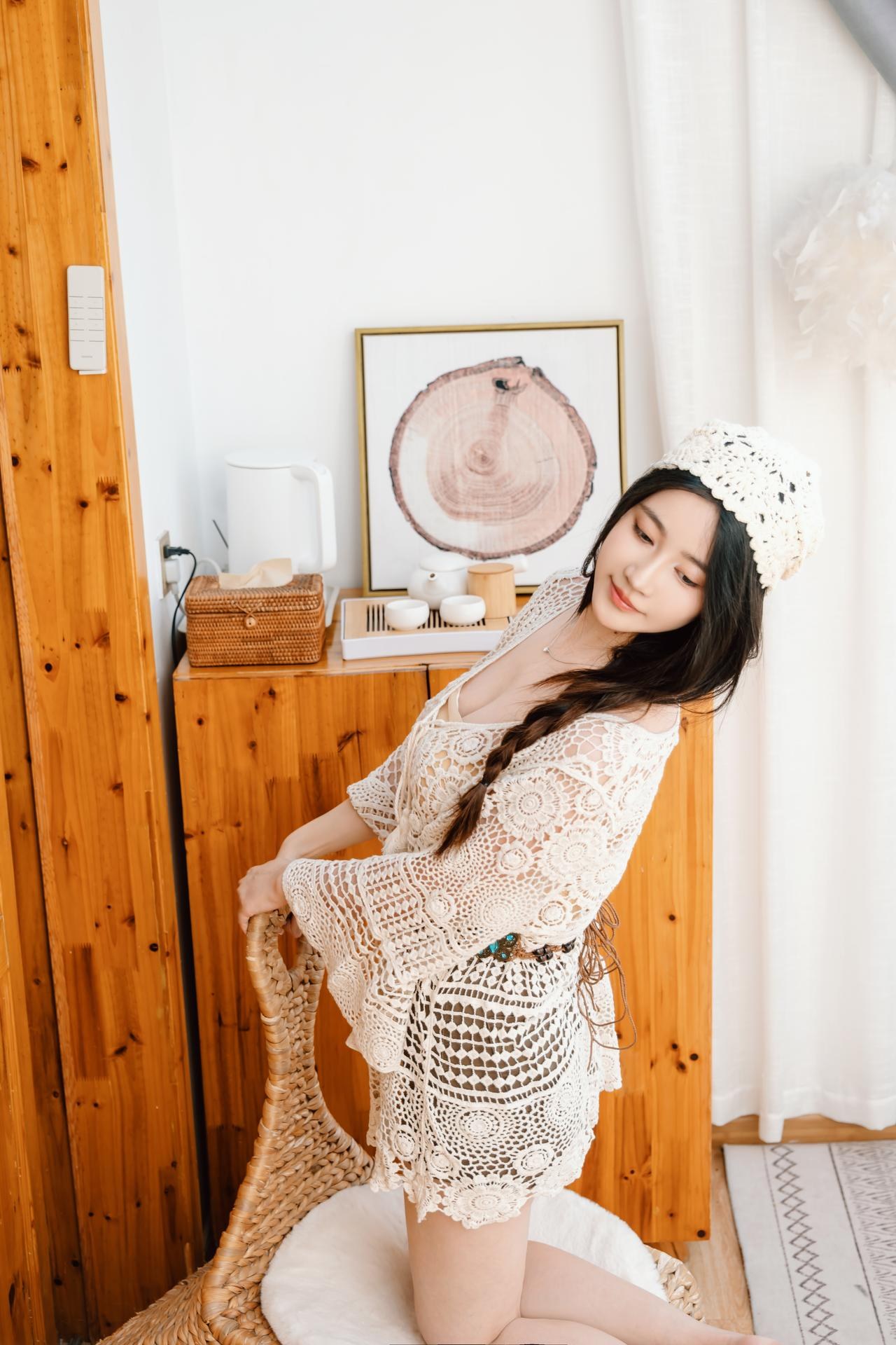 [私房] 年年Nnian - Mộc cẩm hoa: ren màu kem trắng chụp riêng tại nhà gỗ khoe ngực đẹp khoe chân dài 83P