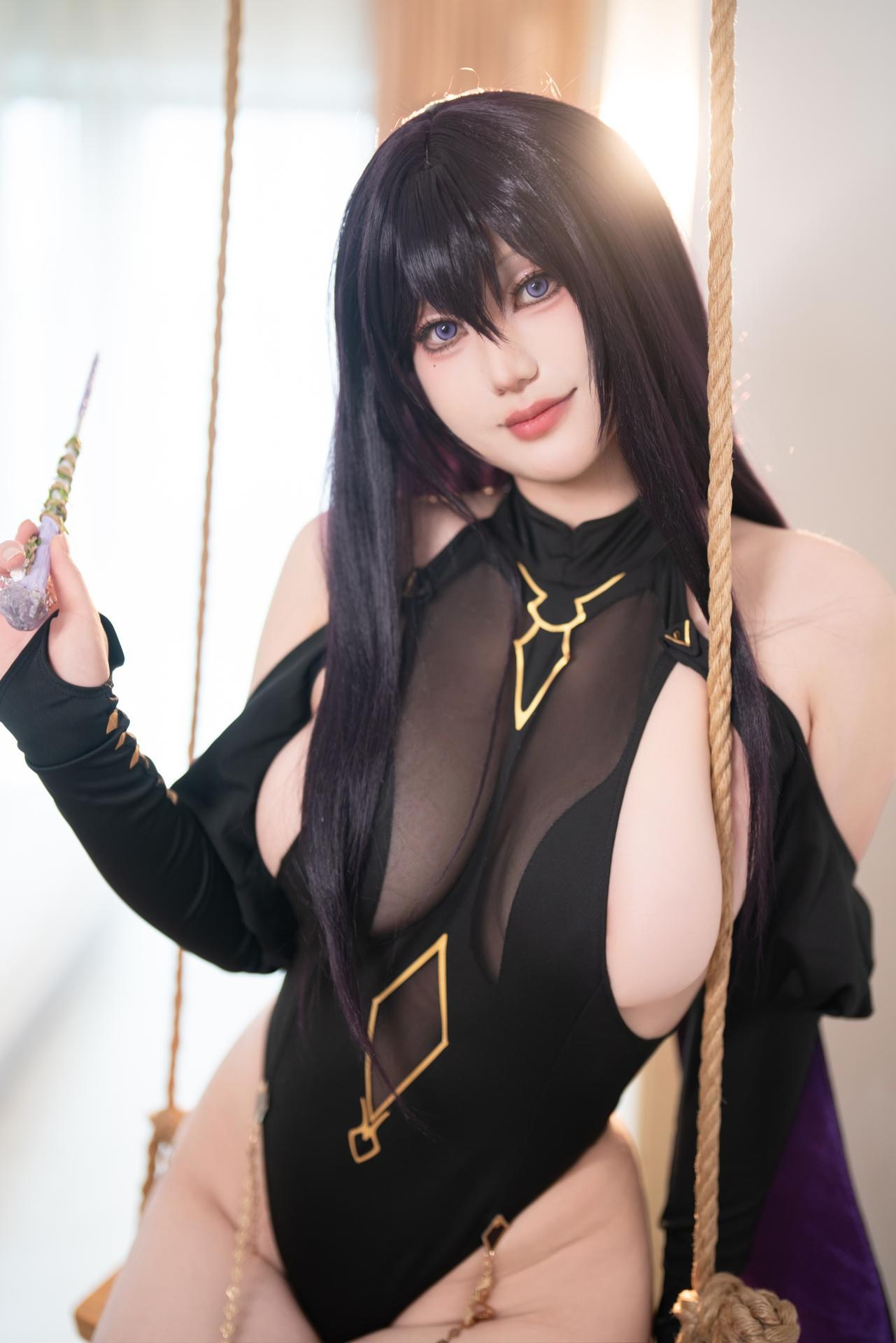 [私房] 星澜是澜澜叫澜妹呀 - 魔女：黑色高叉魔女装 黑丝露臀私房 48P