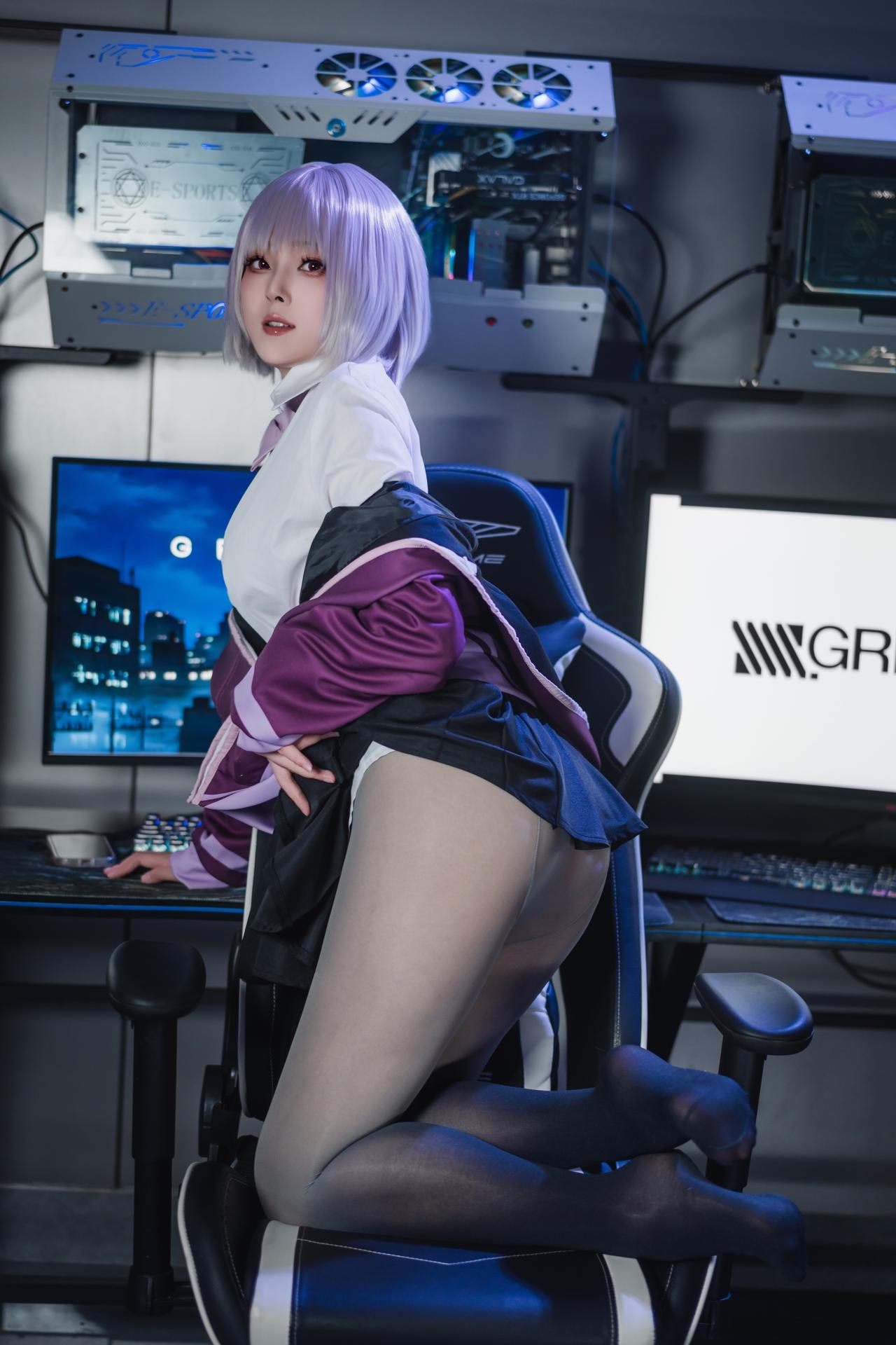 [cosplay] Natsuko夏夏子 - SSSS.GRIDMAN 新条茜：机房紫黑紧身战斗服 美腿还原 82P