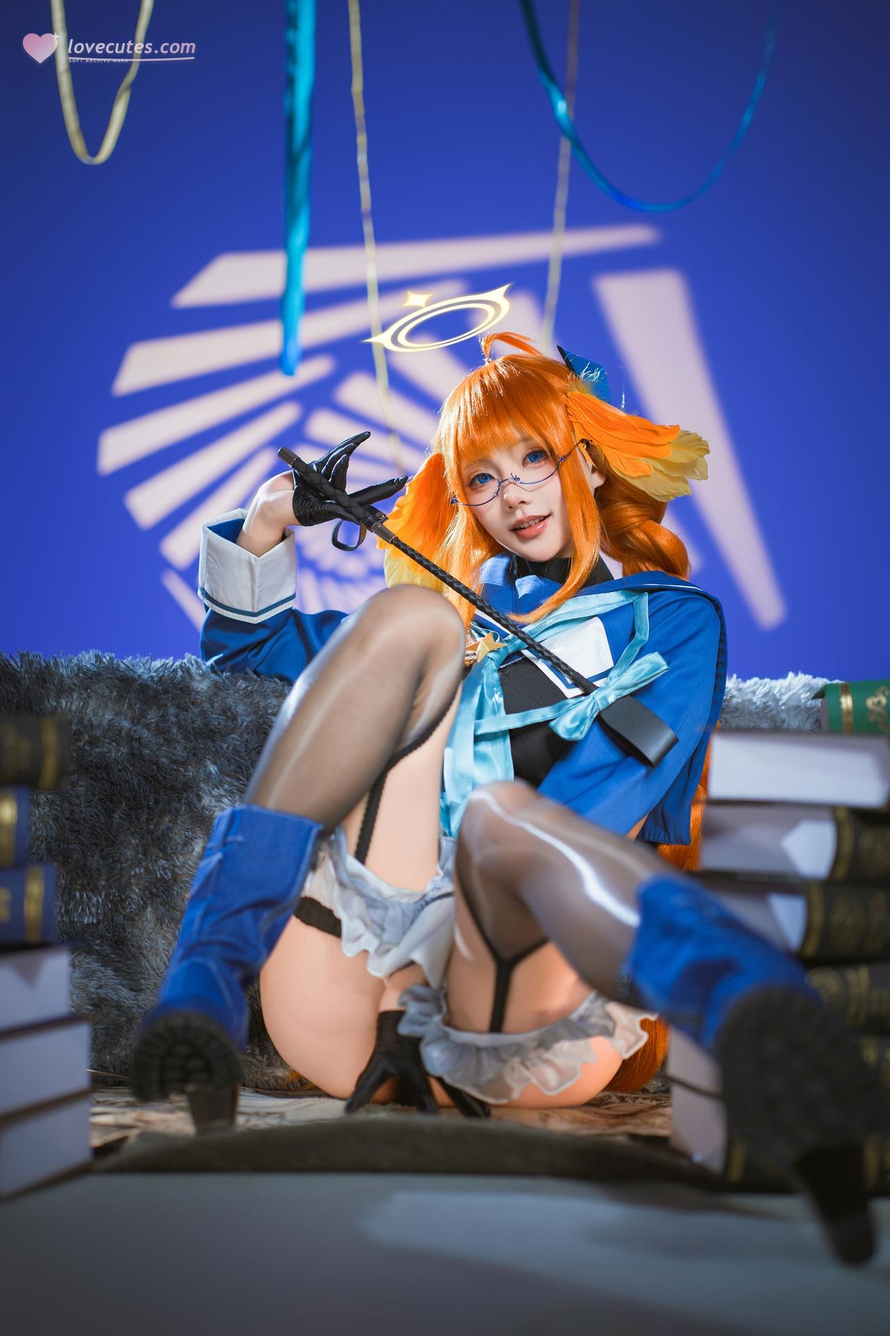 [cosplay] Là một chú gấu con sao - Blue Archive Enjo Shimikō: ác nữ cán bộ váy tất đen chân dài 40P