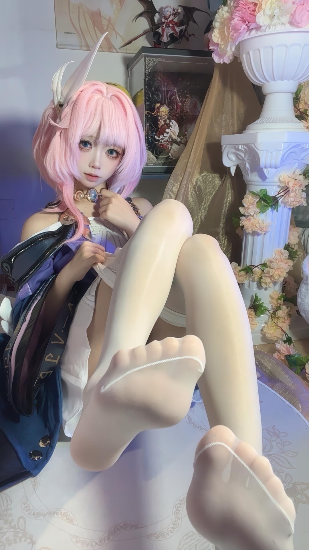 [cosplay] 白栎Shirly - 昔涟：粉发机能服 白丝美腿角色还原 130P