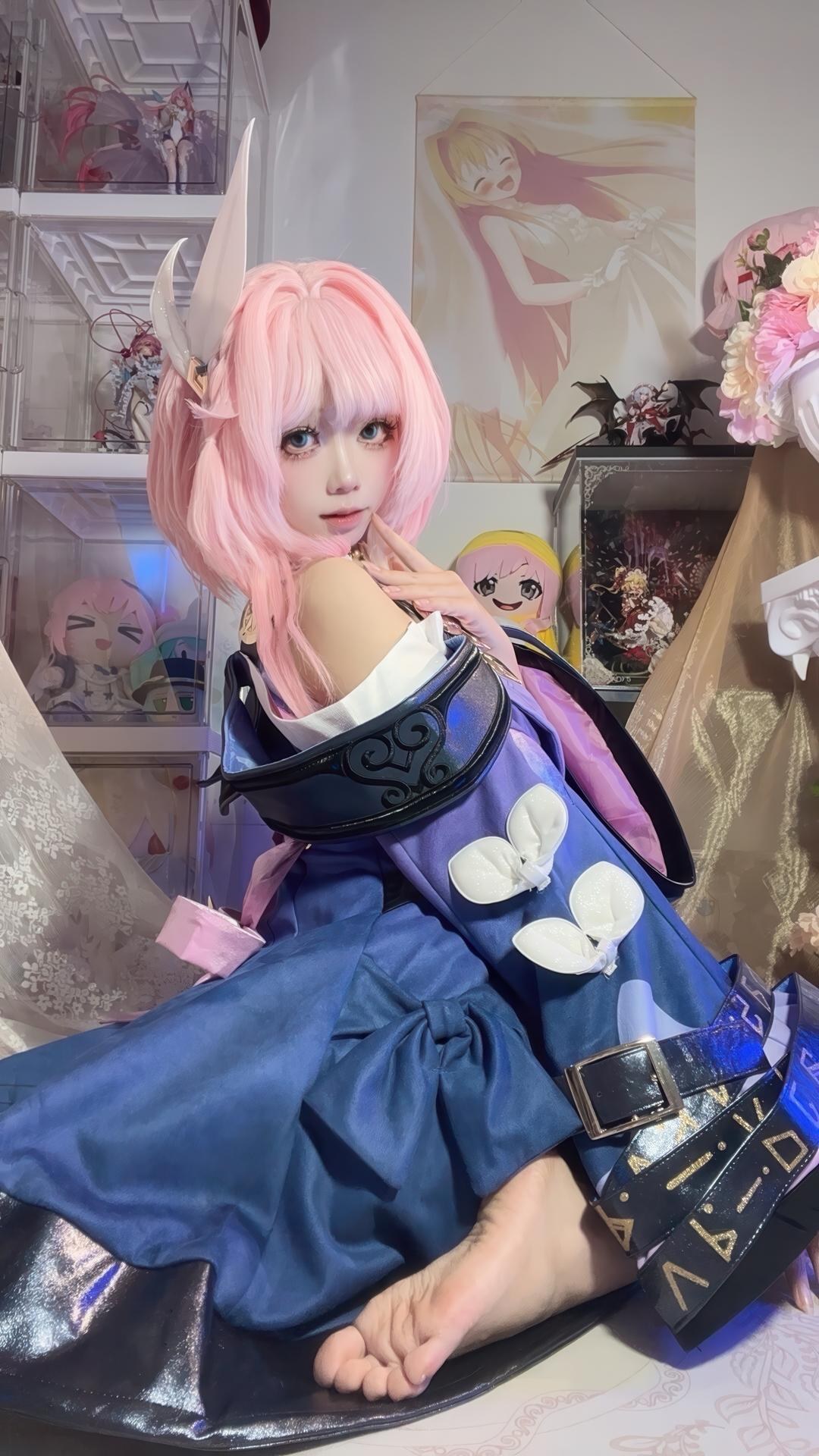 [cosplay] 白栎Shirly - 昔涟：粉发机能服 白丝美腿角色还原 130P