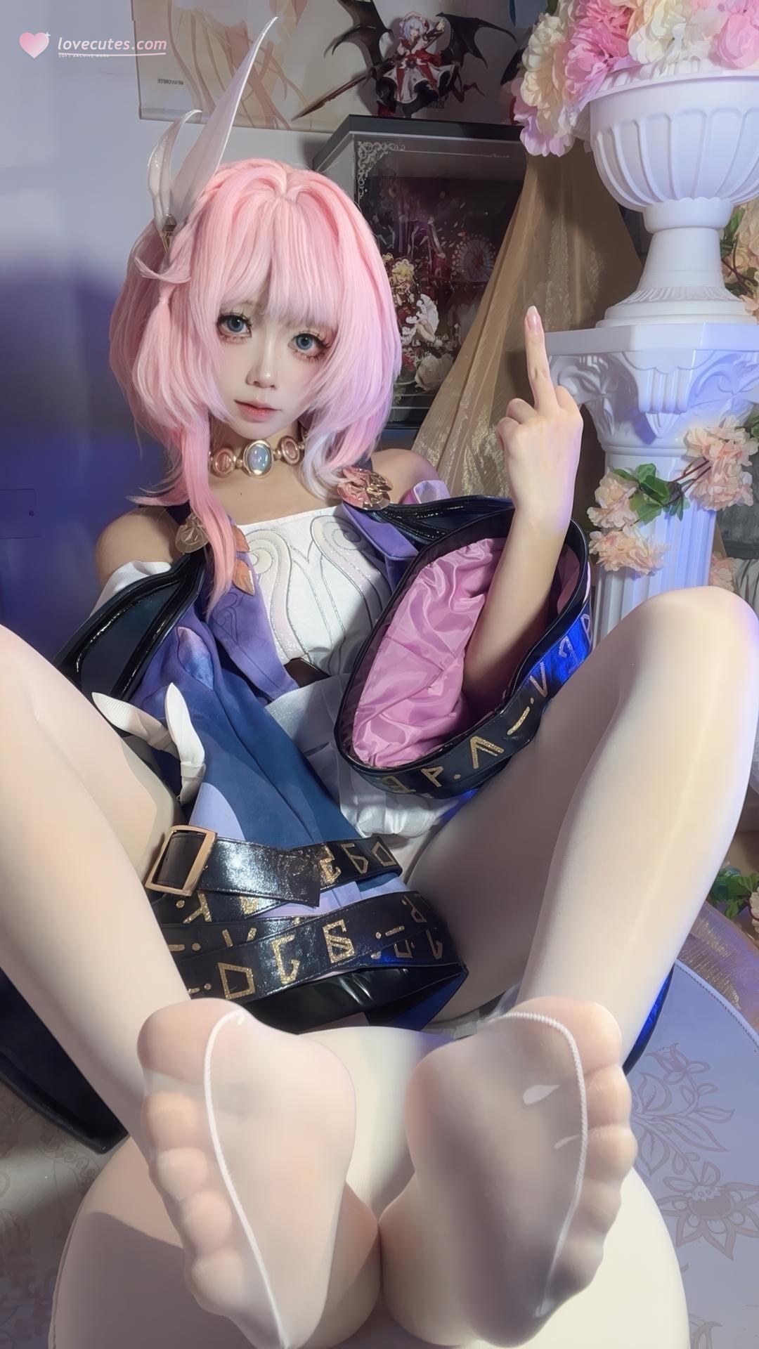 [cosplay] 白栎Shirly - 昔涟：粉发机能服 白丝美腿角色还原 130P