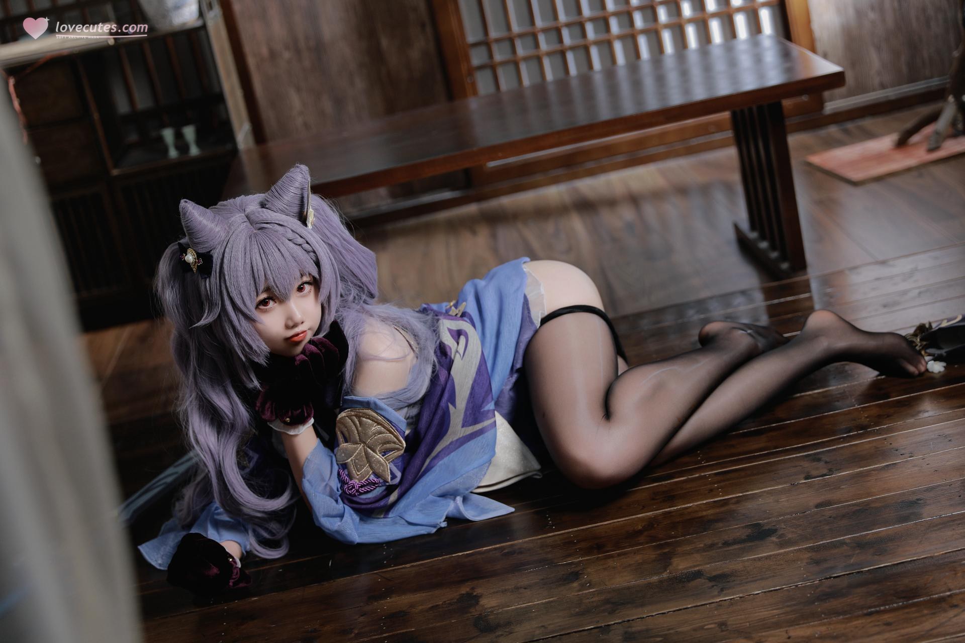 [cosplay] 雪琪SAMA - Nguyên Thần Keqing: tóc tím váy dạ hội chân trắng đẹp 50P1V