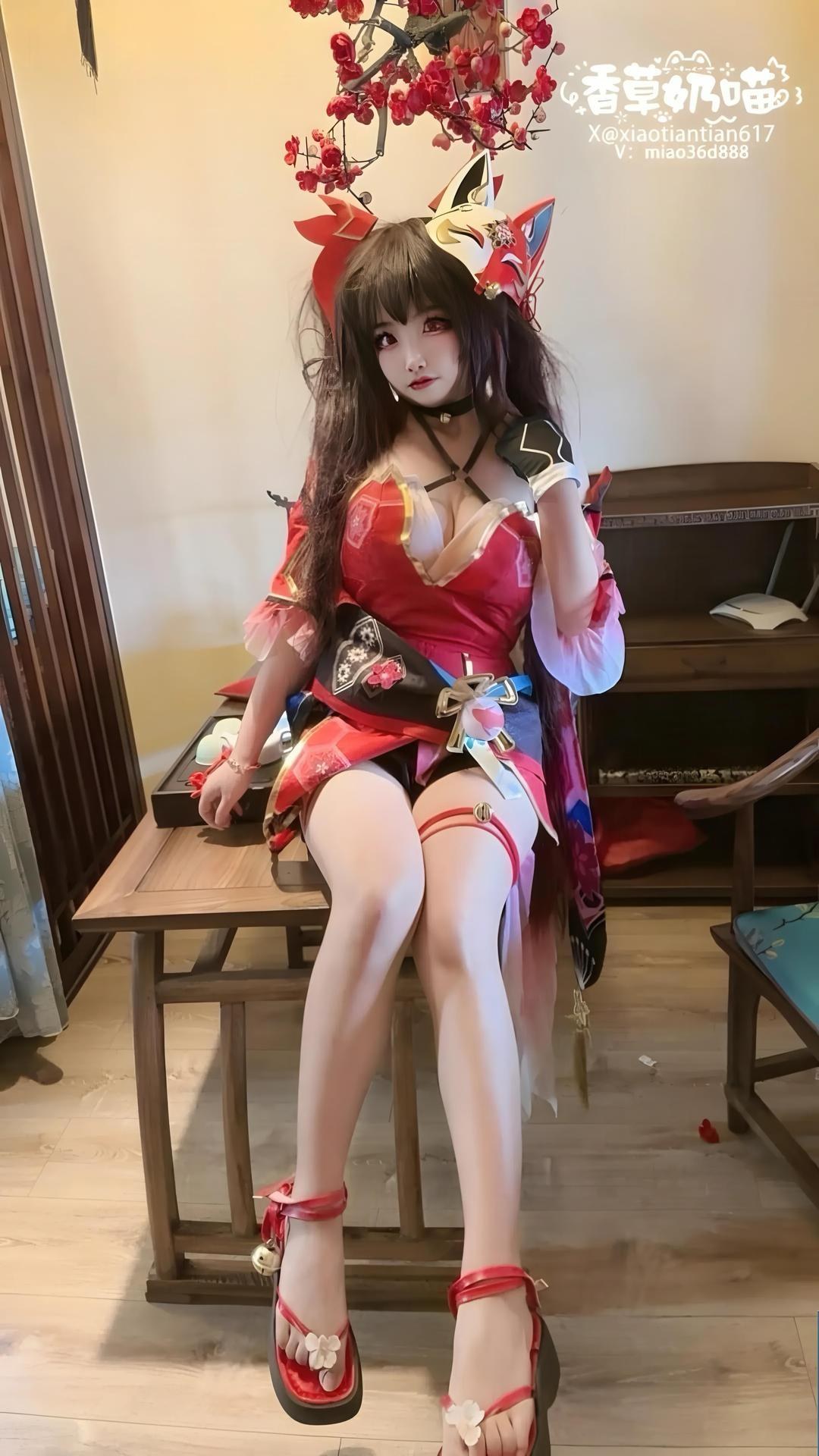 [cosplay] 香草奶喵 - Honkai: Star Rail Sparkle: váy đỏ, tóc đuôi ngựa đôi, chân đẹp tái hiện 70P