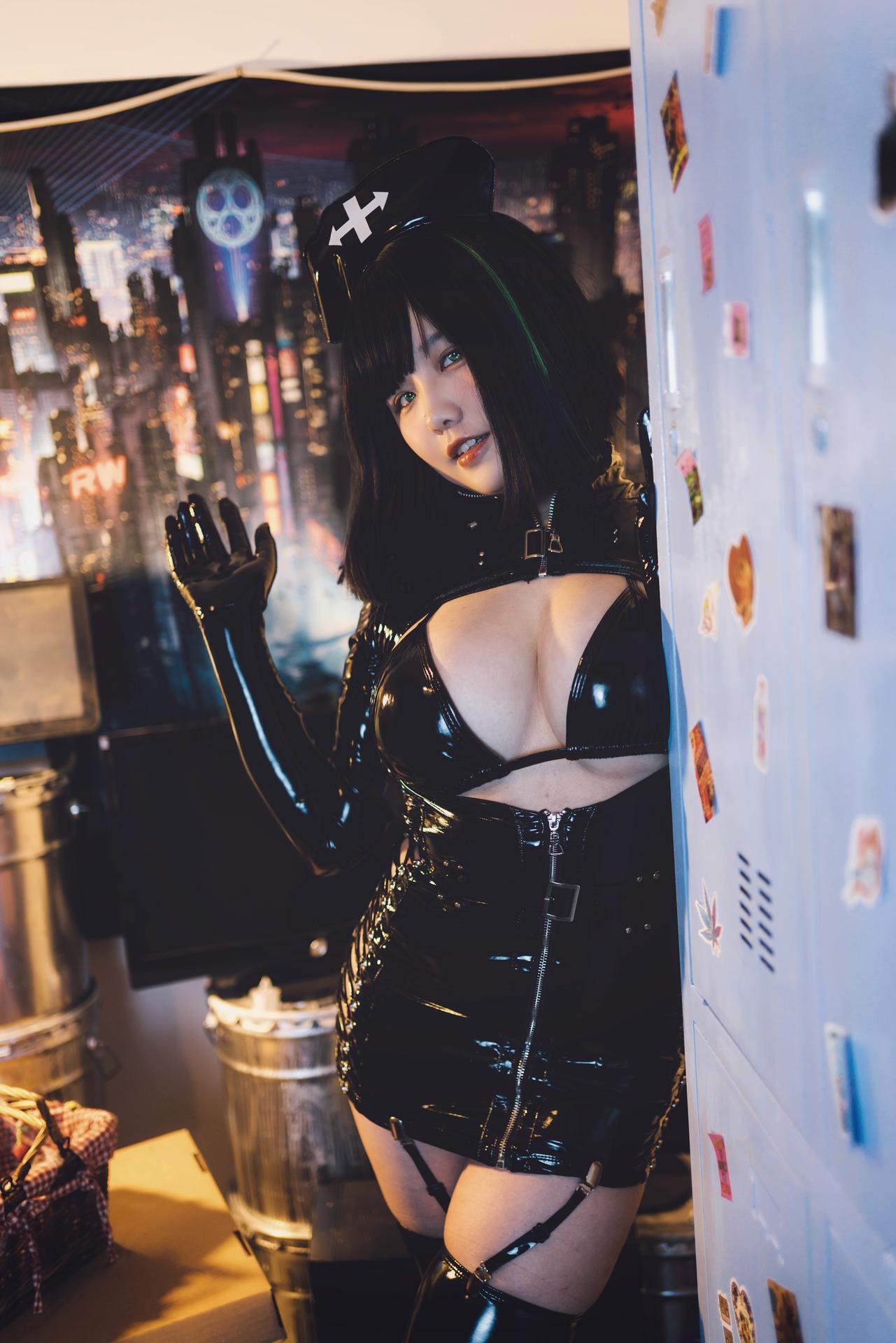 [私房] 阿半今天很开心 - 黑暗护士：黑色乳胶护士装 美胸黑丝 90P
