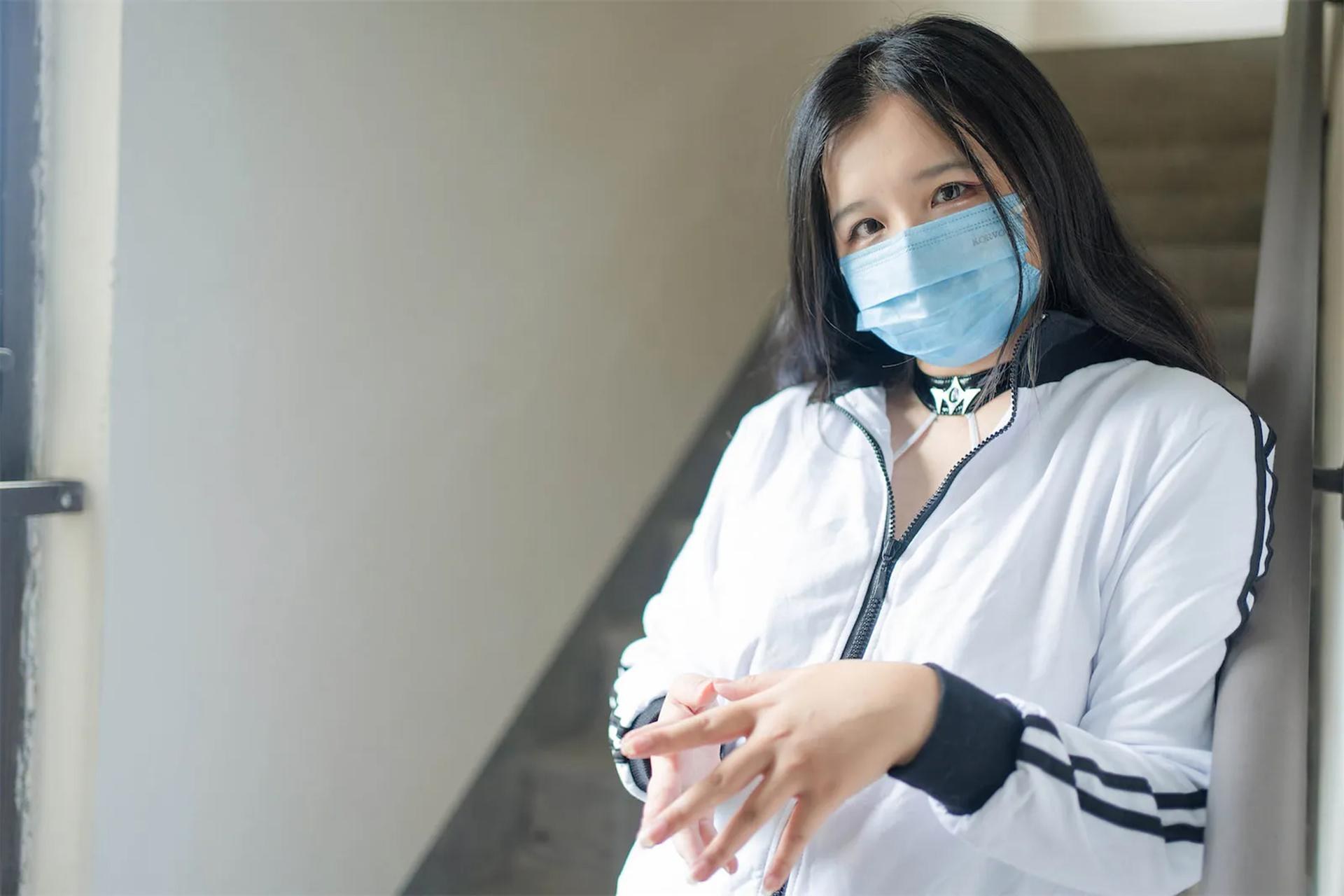 [私房] 阿半今天很开心 - M楼梯：口罩制服楼梯私房 美胸美腿 63P