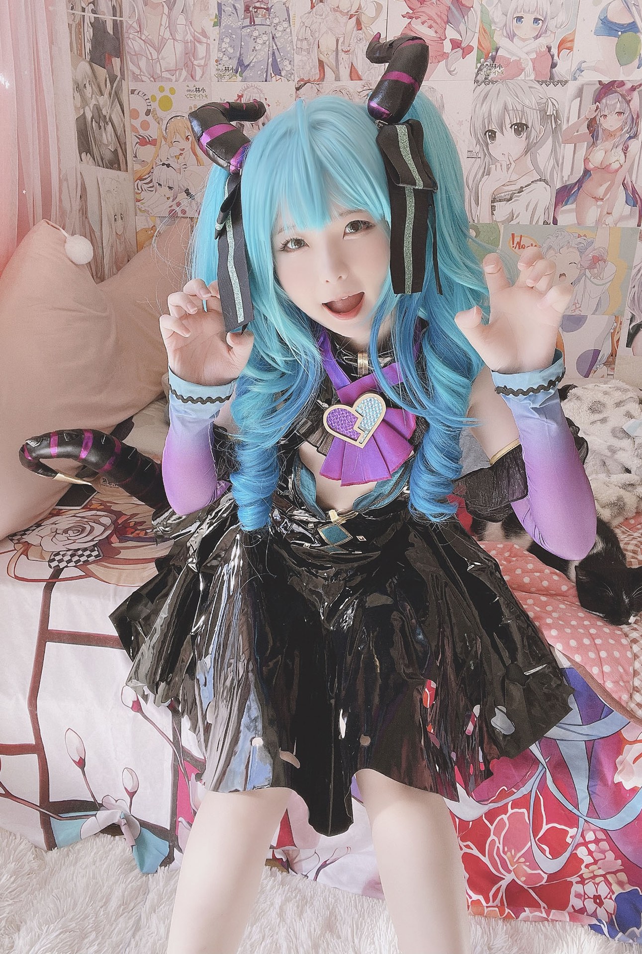 [cosplay] 习呆呆 - Tiểu ác ma Miku Hatsune: tóc xanh lộ điểm nhạy cảm, tái hiện quy mô lớn 26P