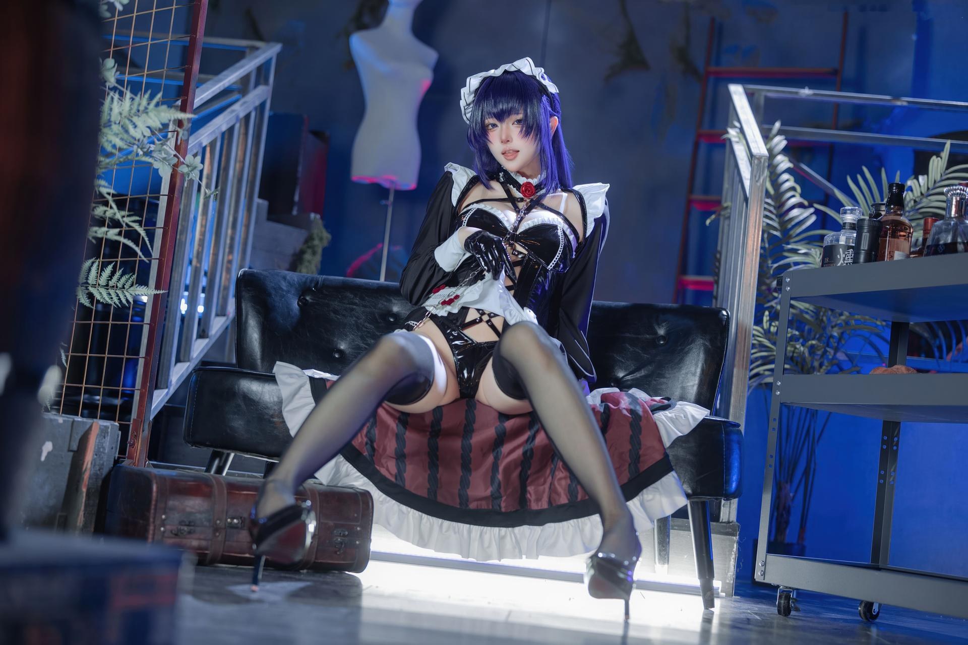 [cosplay] 屿鱼 - NIKKE胜利女神 米哈拉: cà phê hầu gái tất đen ren tái hiện 80P