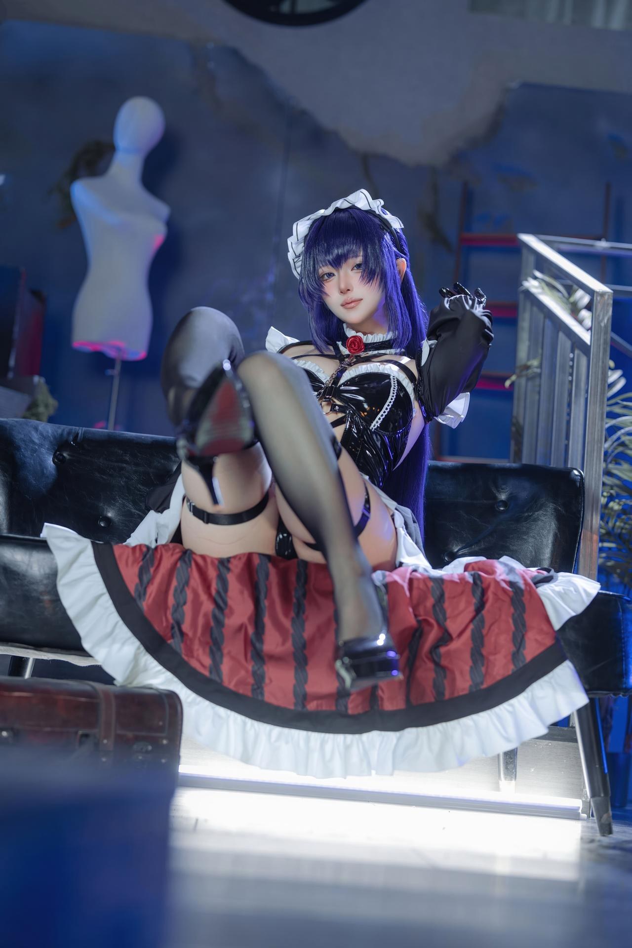 [cosplay] 屿鱼 - NIKKE胜利女神 米哈拉: cà phê hầu gái tất đen ren tái hiện 80P