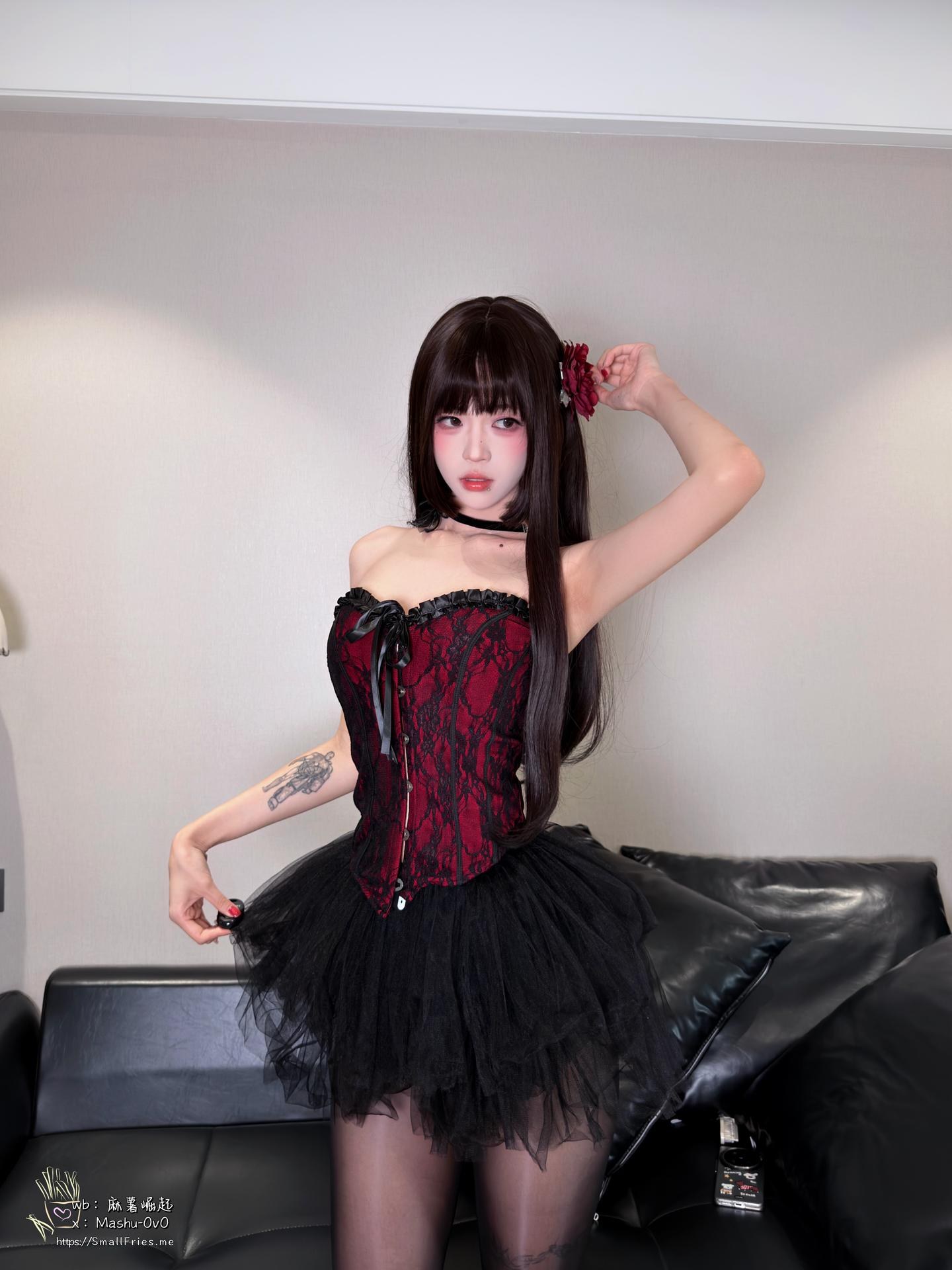 [私房] 麻薯好吃 - 4月 bất ngờ ra mắt: mèo tai hầu gái tất đen chân dài 30P