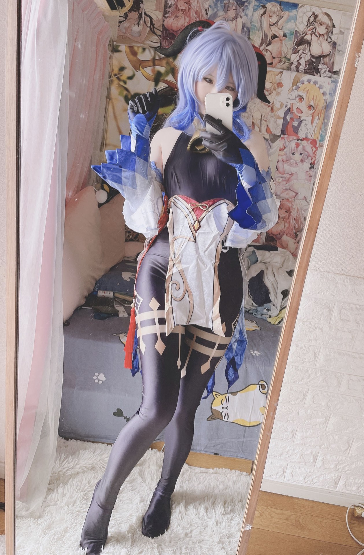 [cosplay] 习呆呆 - Ganyu: Tái hiện chân thực mức độ táo bạo với tóc xanh và lộ điểm 12P1V