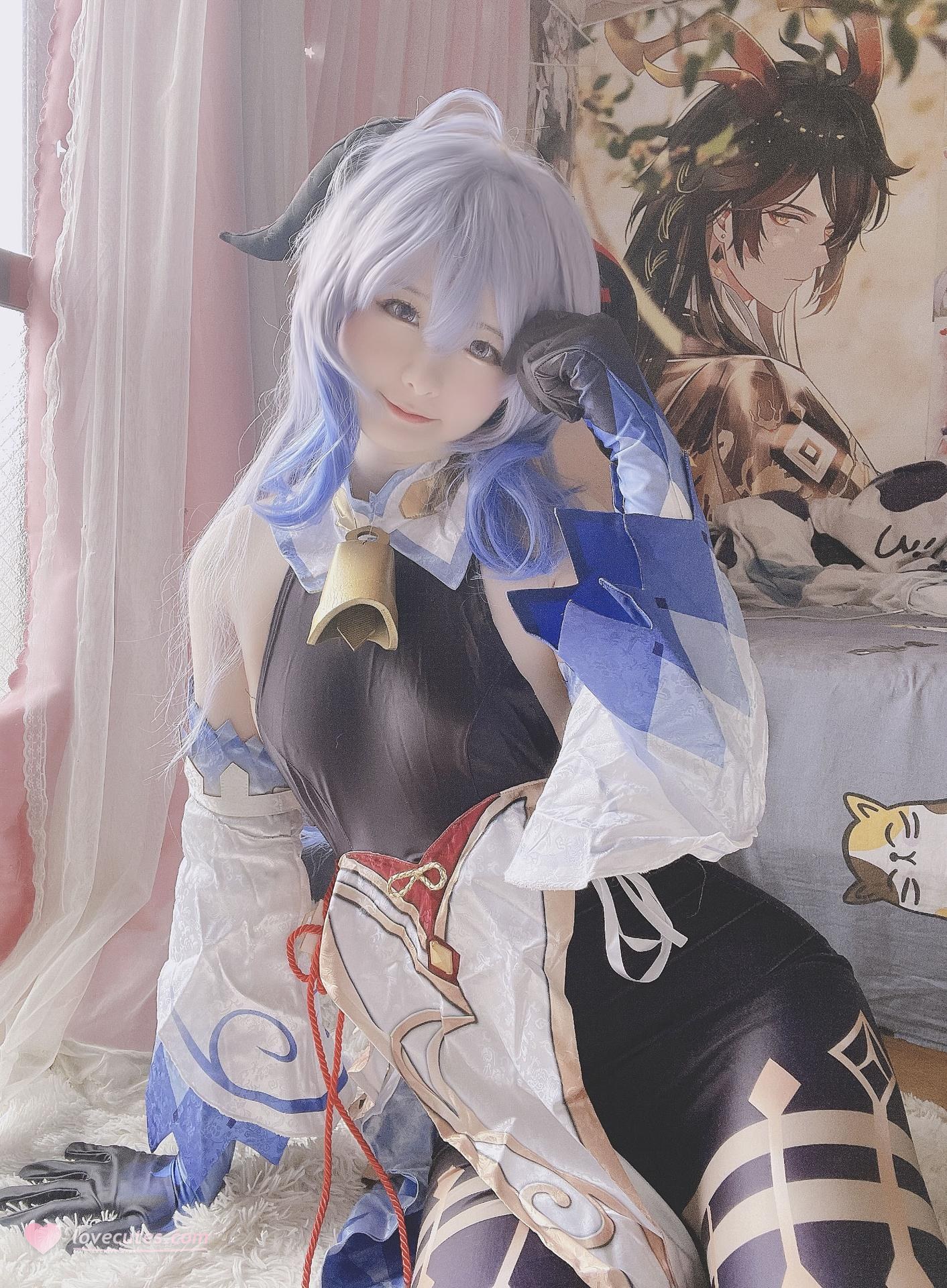 [cosplay] 习呆呆 - Ganyu: Tái hiện chân thực mức độ táo bạo với tóc xanh và lộ điểm 12P1V