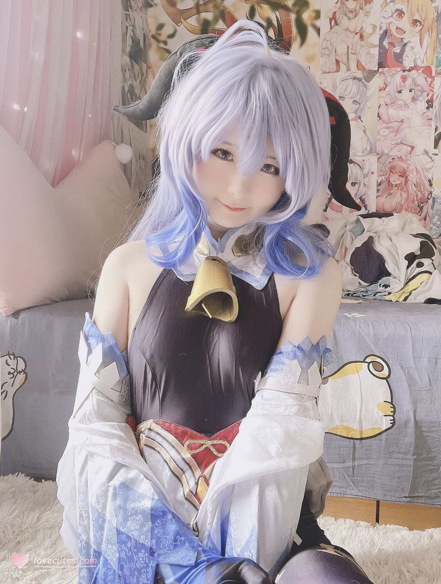 [cosplay] 习呆呆 - Ganyu: Tái hiện chân thực mức độ táo bạo với tóc xanh và lộ điểm 12P1V