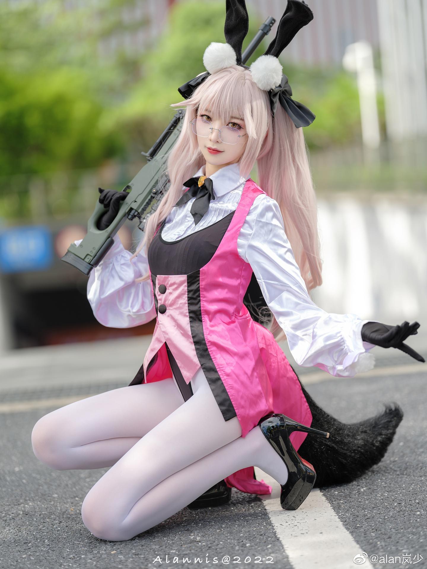 [cosplay] 封疆疆v - FGO Quang chi Cao Dương Tư Khả Nhã: thỏ nữ màu hồng chân dài tất trắng 27P