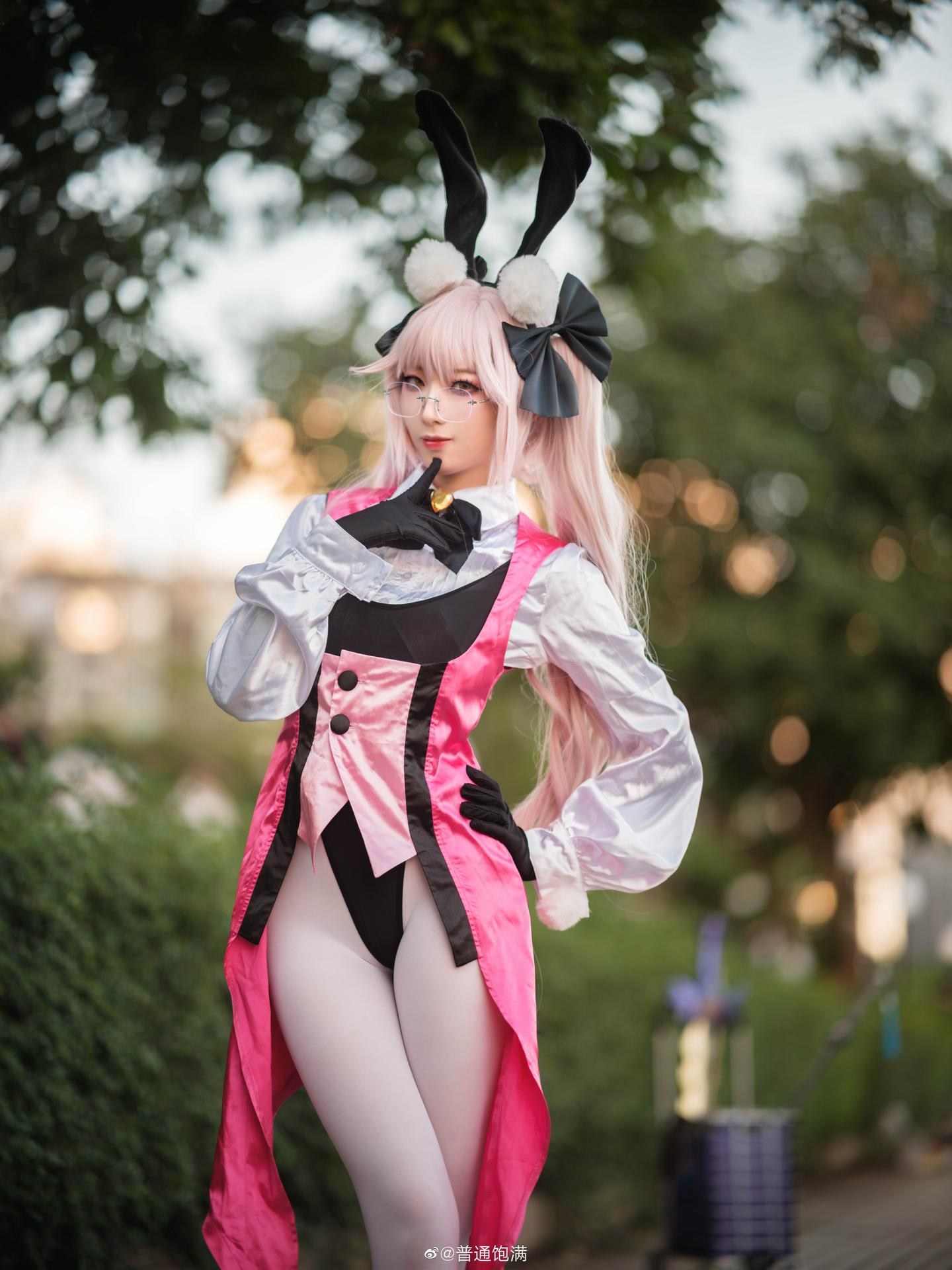 [cosplay] 封疆疆v - FGO Quang chi Cao Dương Tư Khả Nhã: thỏ nữ màu hồng chân dài tất trắng 27P