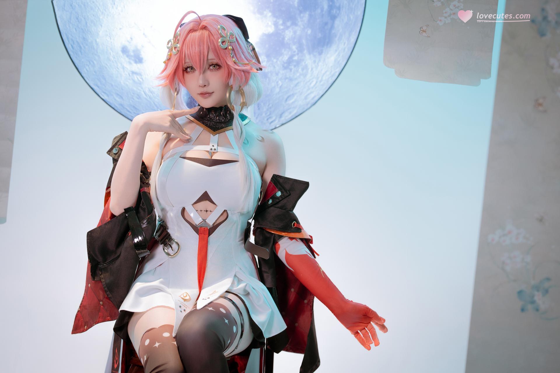 [cosplay] 星之迟迟Hoshilily - Minh Triều Trường Ly: lễ phục đen vàng tái hiện đôi chân đẹp 24P