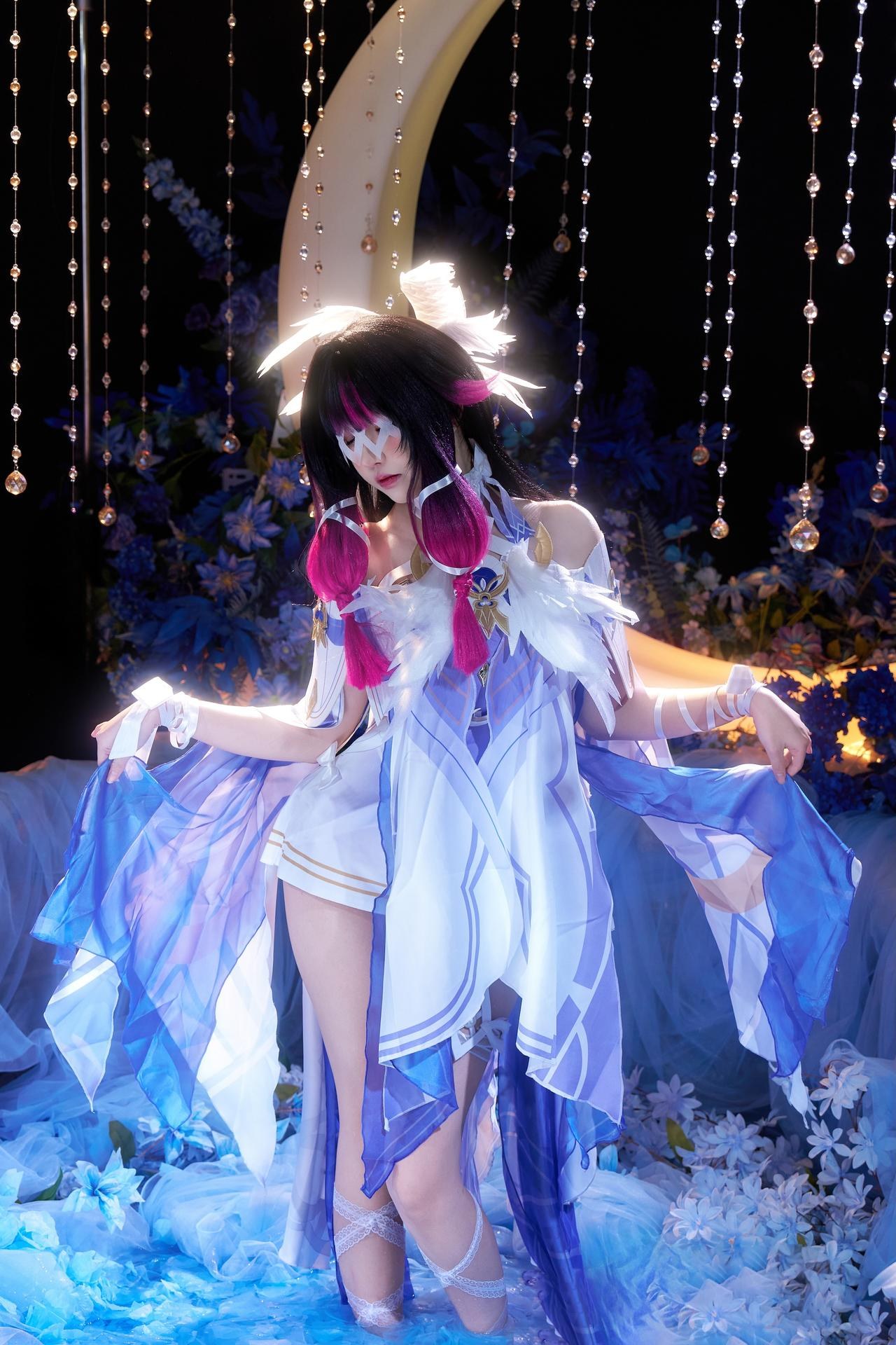 [cosplay] 阿薰kaOri - 原神 โคลัมเบีย：ชุดเดรสลูกไม้ผมขาว ถอดแบบคาแรกเตอร์ 148P63G