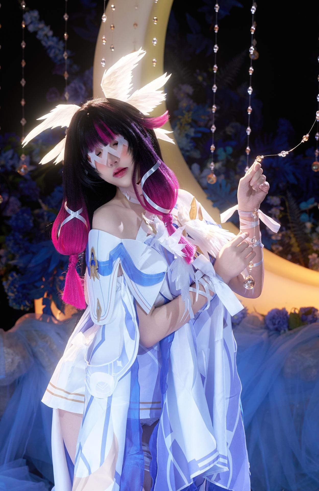 [cosplay] 阿薰kaOri - 原神 โคลัมเบีย：ชุดเดรสลูกไม้ผมขาว ถอดแบบคาแรกเตอร์ 148P63G