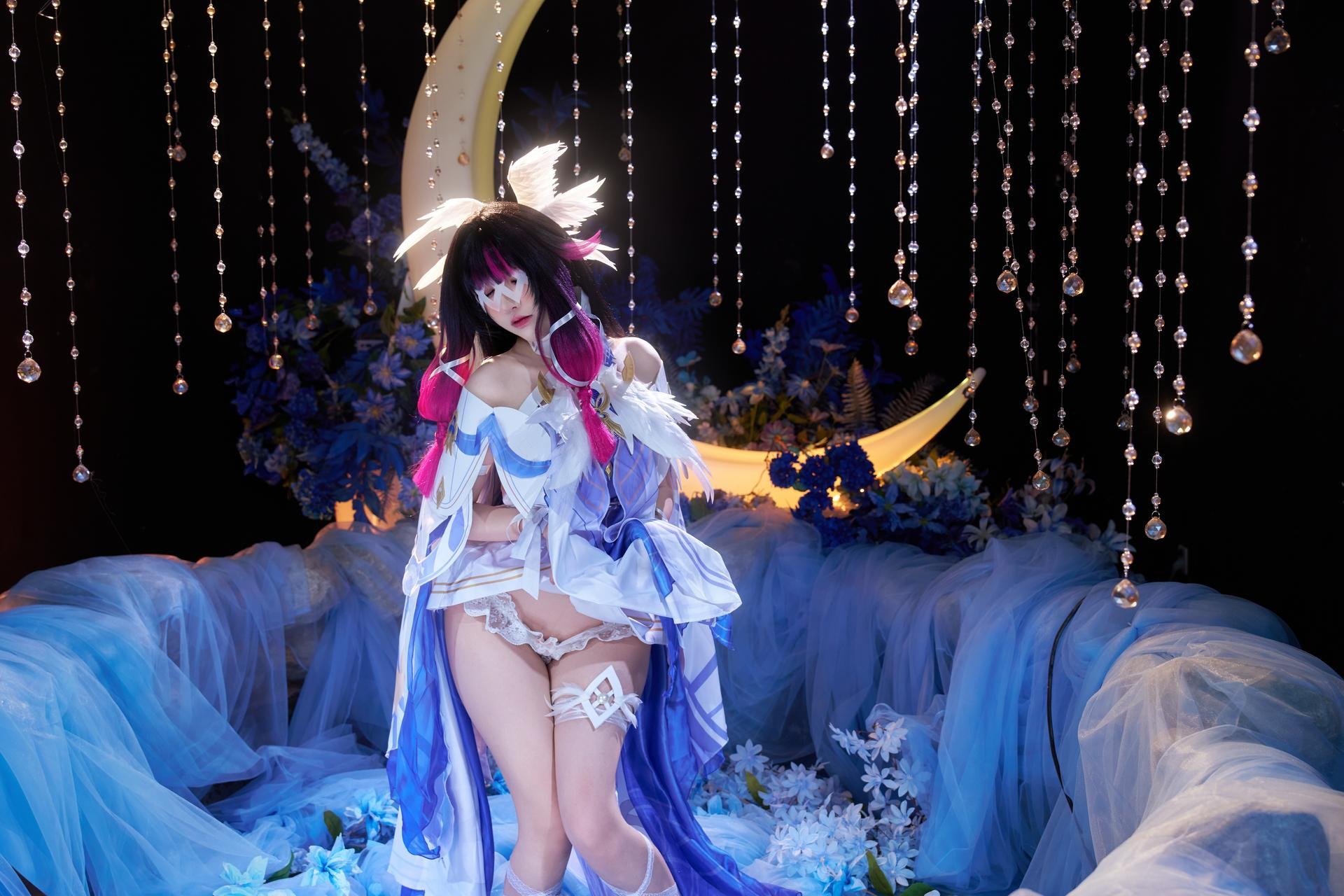 [cosplay] 阿薰kaOri - 原神 โคลัมเบีย：ชุดเดรสลูกไม้ผมขาว ถอดแบบคาแรกเตอร์ 148P63G
